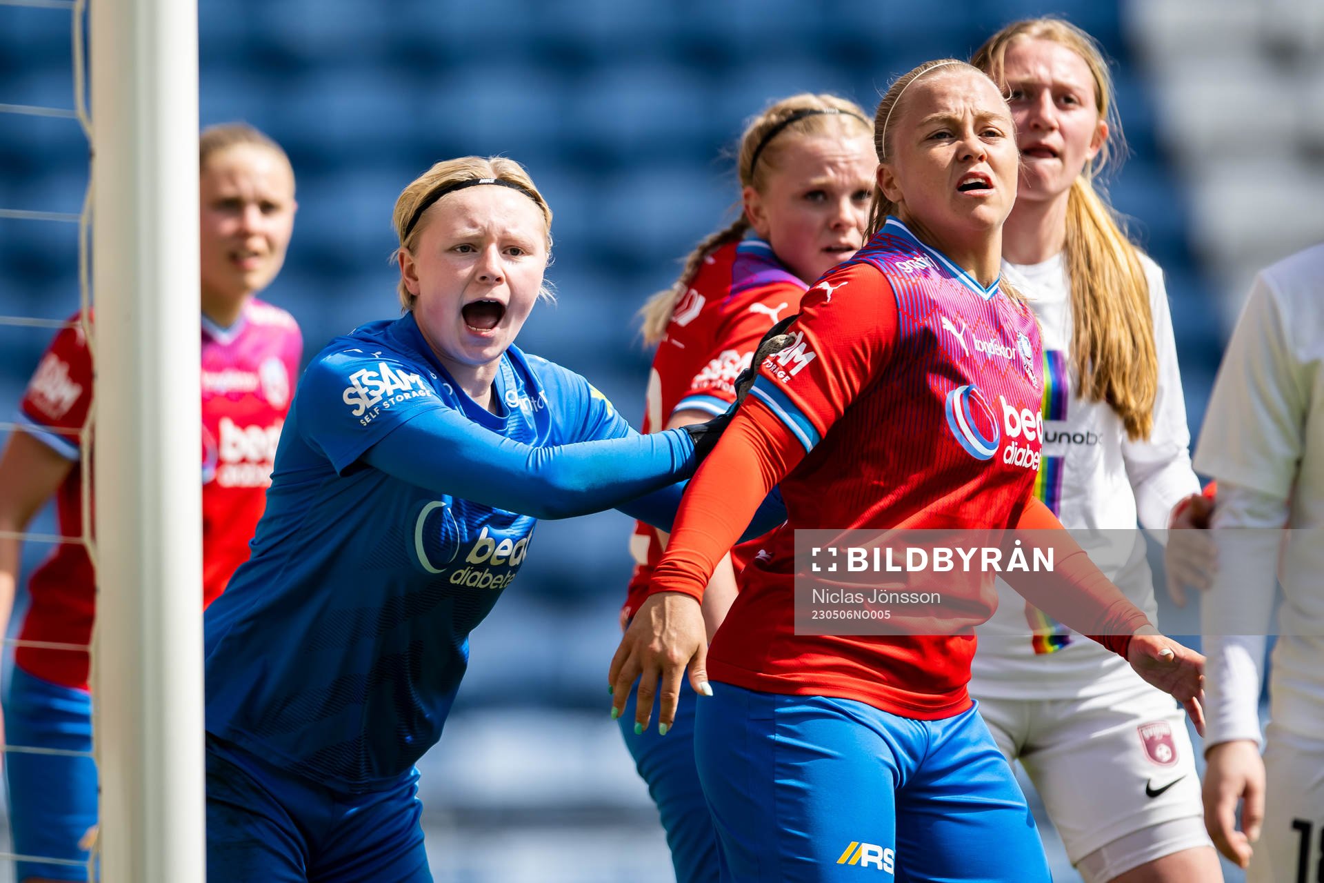 Helsingborgs målvakt Hannah Tegestål och Stephanie
