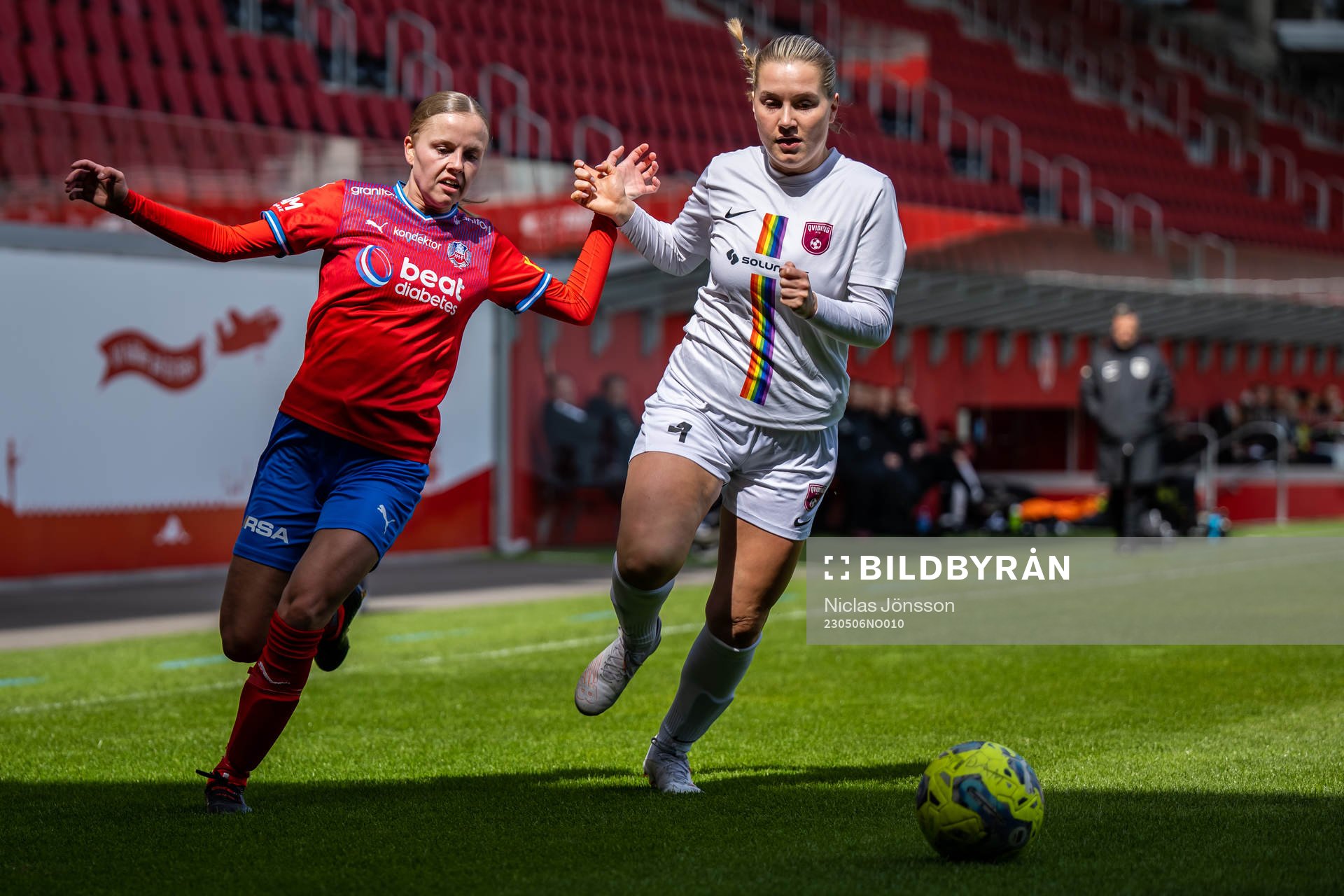 Helsingborgs Emma Sternberg  och Qvidings Andrea Andersson