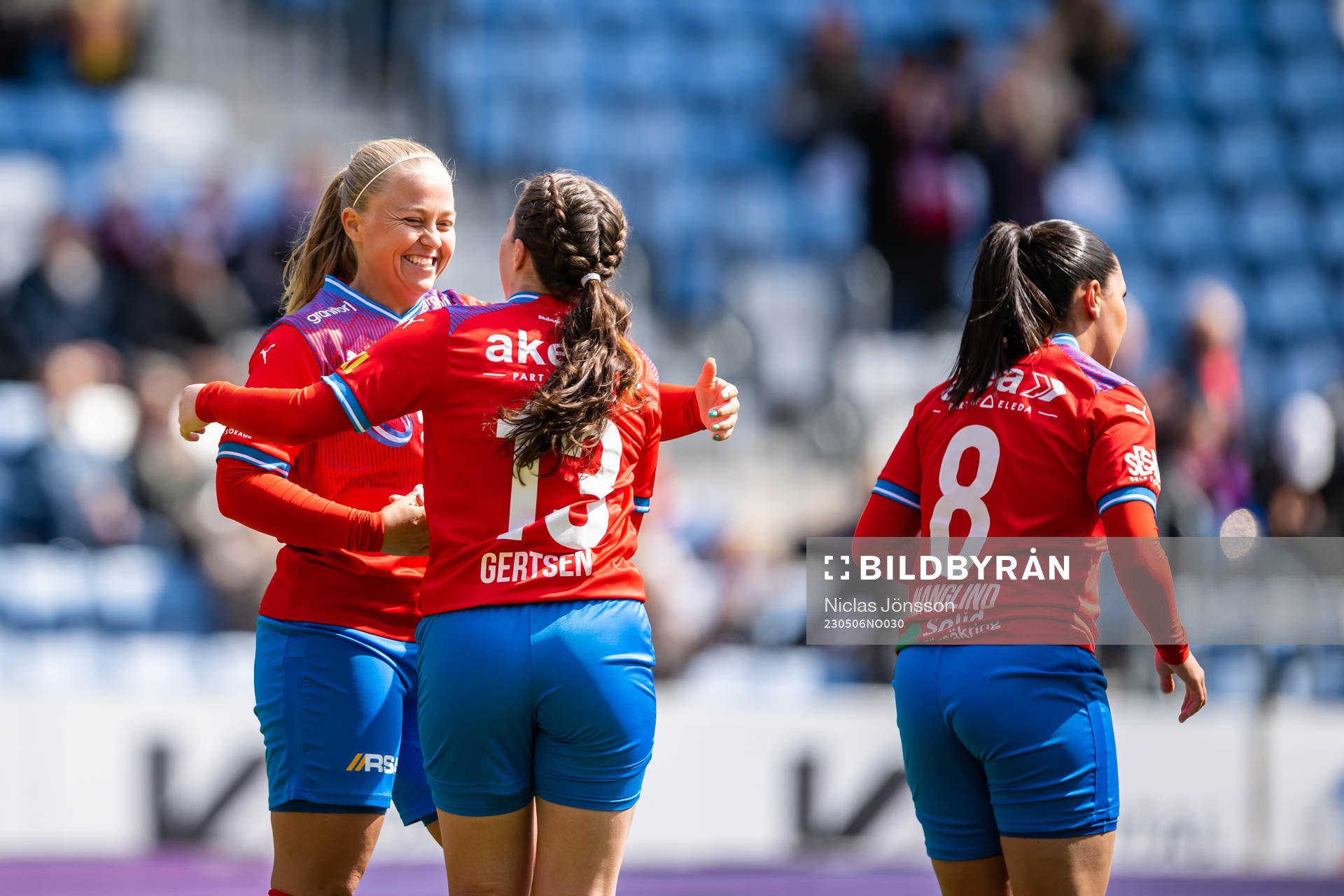 Helsingborgs Stephanie Petersson  jublar