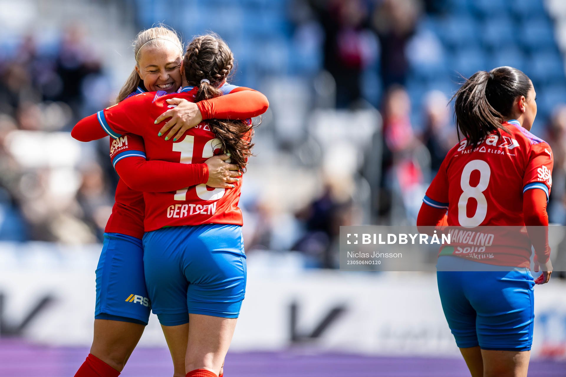 Helsingborgs Stephanie Petersson och Inez Gertsen  jublar