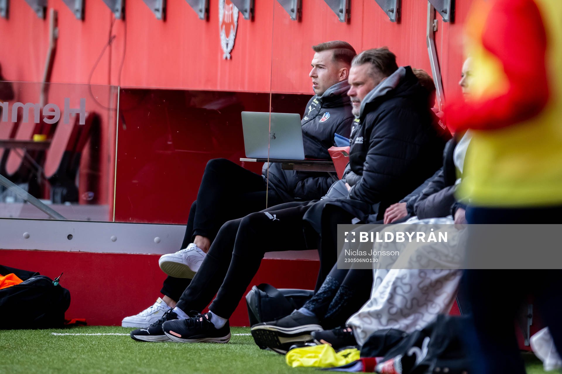Helsingborgs medieansvarig Midhat Kuduzovic under fotbollsmatchen i Div 2 Västra Götaland mellan Helsingborg och Qviding den 6 maj 2023 i Helsingborg.