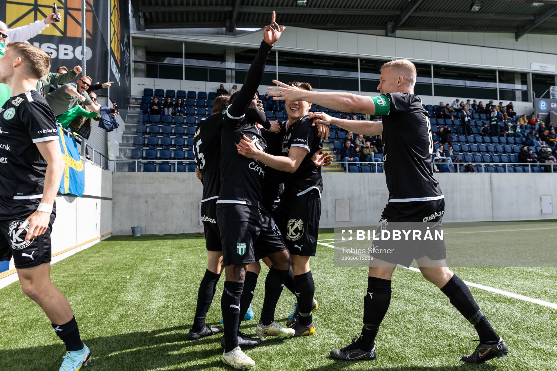 Västerås SKs Jaheem Burke jublar