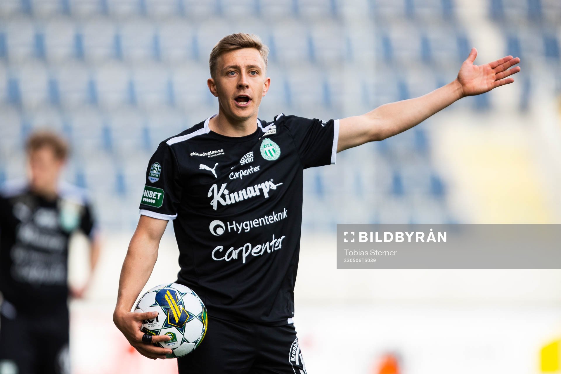 Västerås SKs Simon Gefvert reagerar