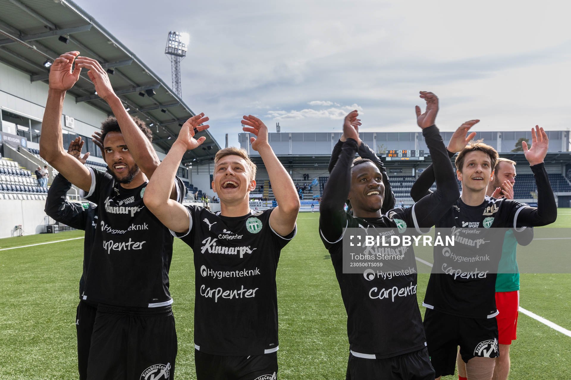 Västerås SKs Alex Douglas, Simon Gefvert, Jaheem Burke och Olle Edlund jublar efter fotbollsmatchen i Superettan mellan Gefle och Västerås SK den 6 maj 2023 i Gävle.
