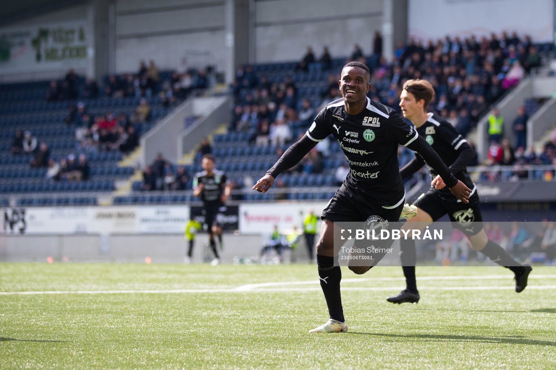 Västerås SKs Jaheem Burke jublar