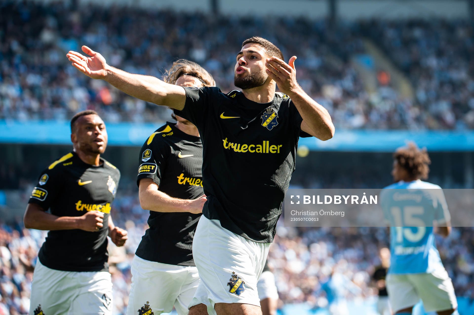 AIKs Omar Faraj jublar efter 0-1 under fotbollsmatchen i Allsvenskan mellan Malmö FF och AIK den 7 maj 2023 i Malmö. 