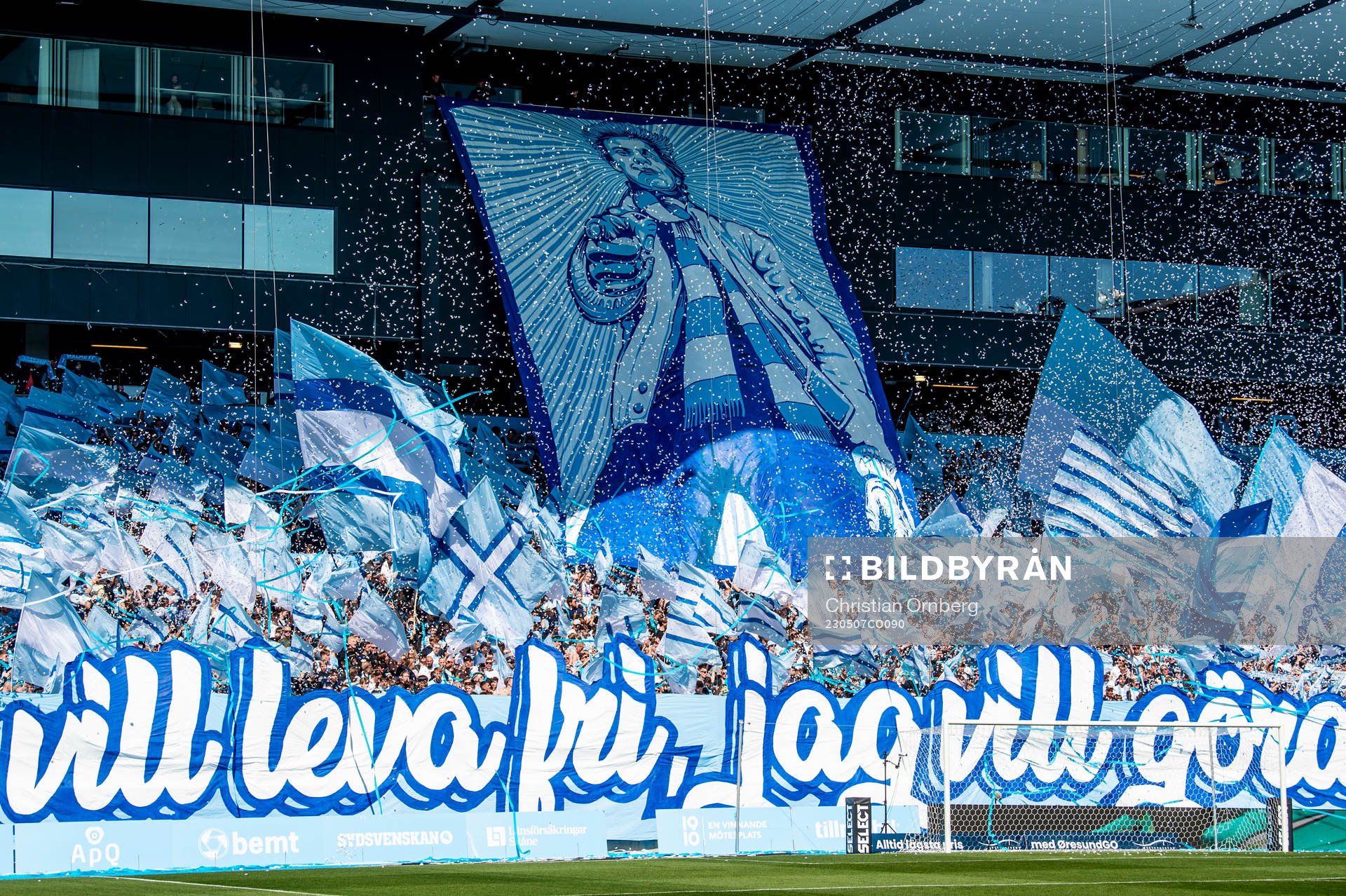 Malmö FFs tifo innan fotbollsmatchen i Allsvenskan mellan Malmö FF och AIK den 7 maj 2023 i Malmö. 