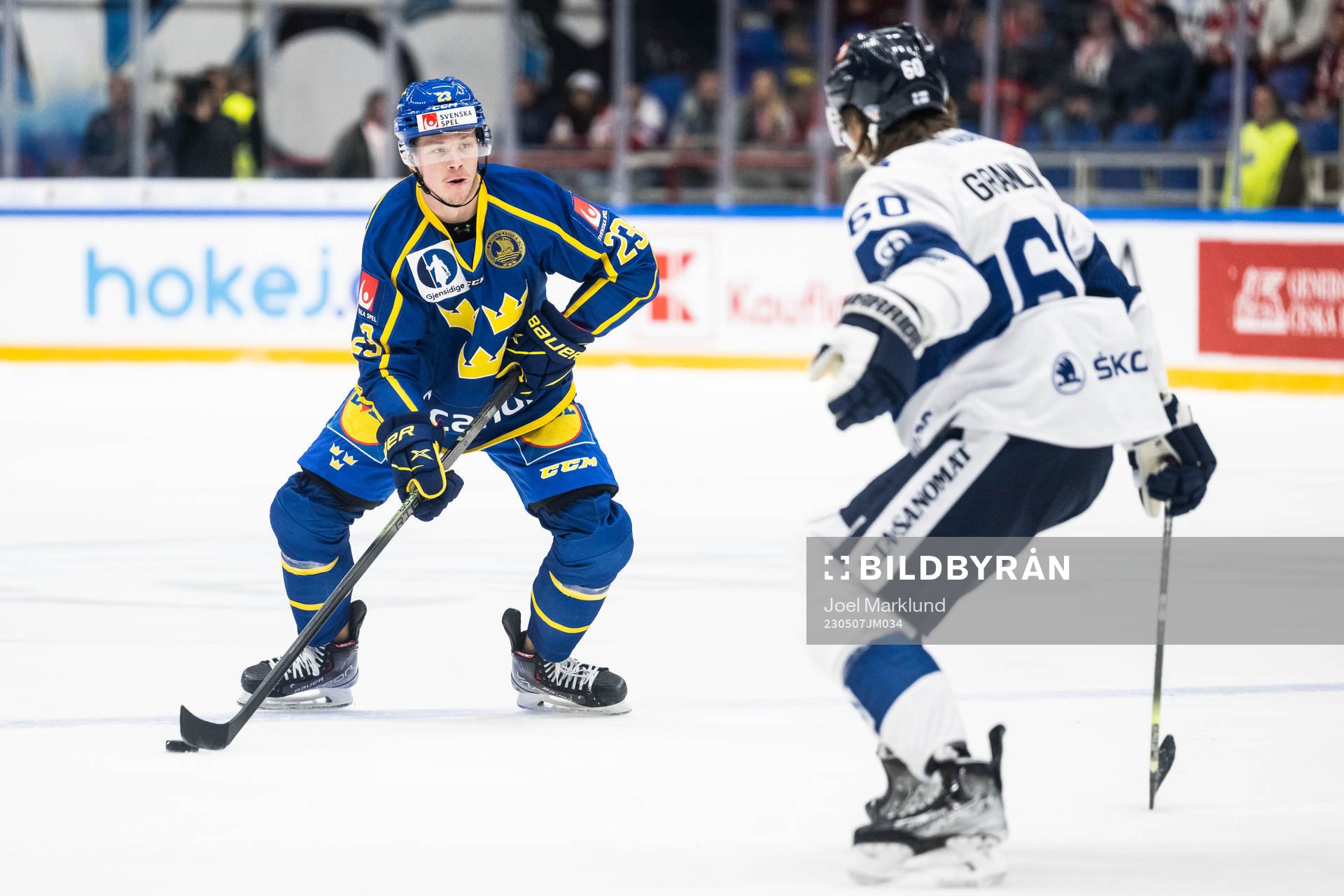Lucas Raymond of Sweden and Markus Granlund of Finland