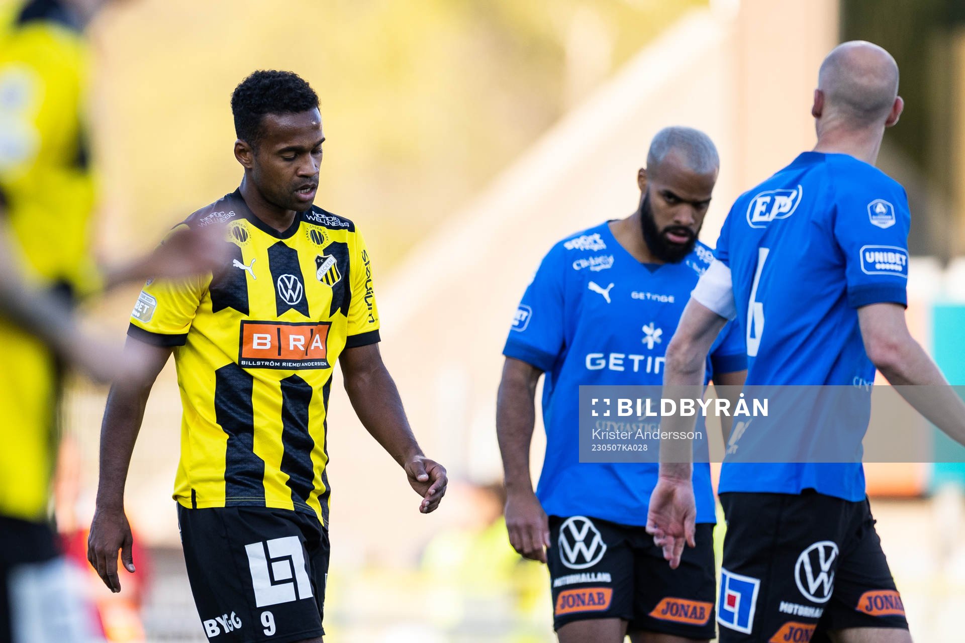 Häckens Ola Kamara deppar