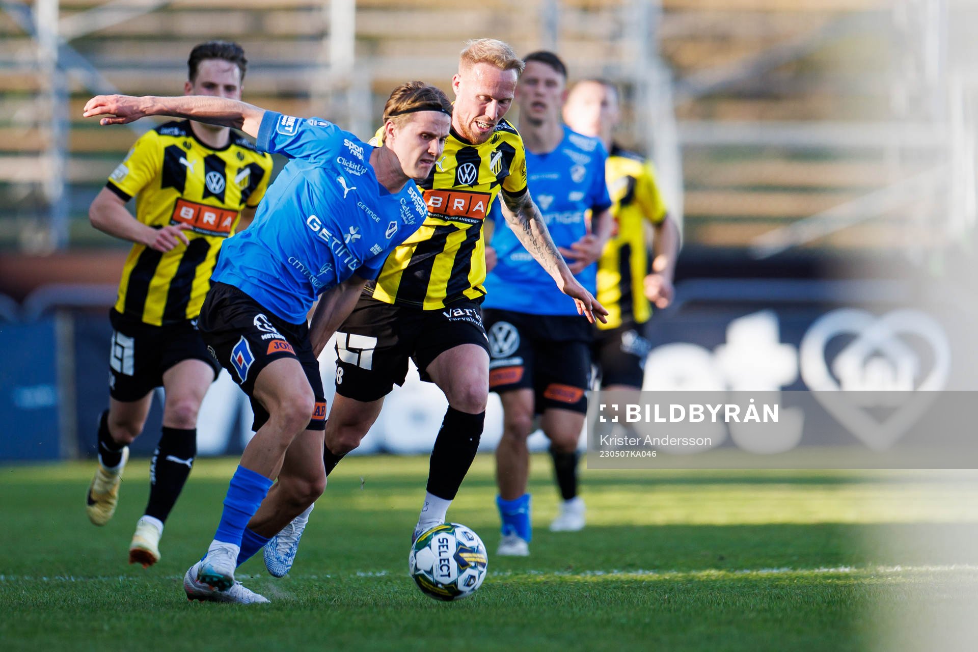 Halmstads Erik Ahlstrand och Häckens Mikkel Rygaard Jensen