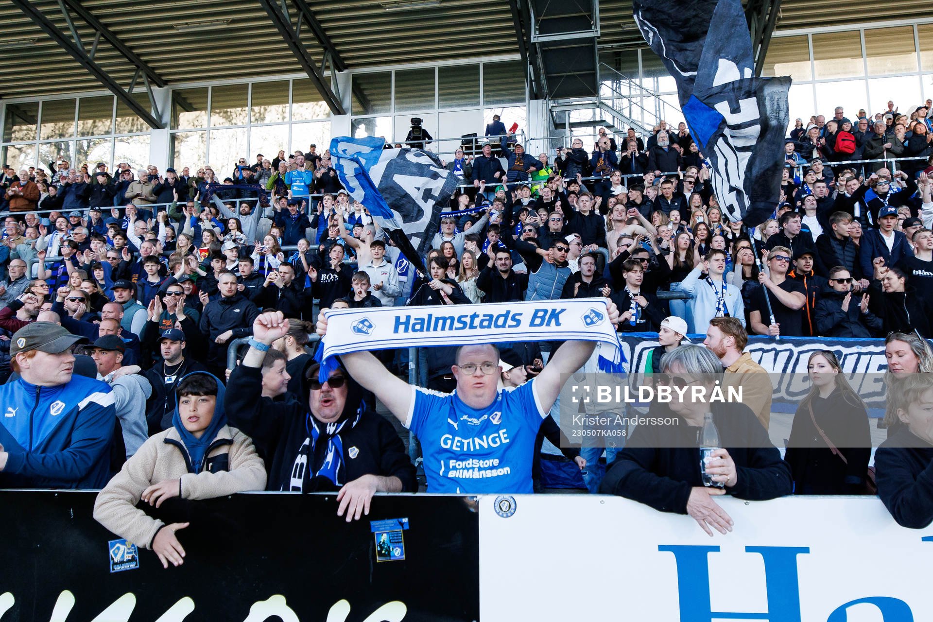 Halmstads supportrar jublar