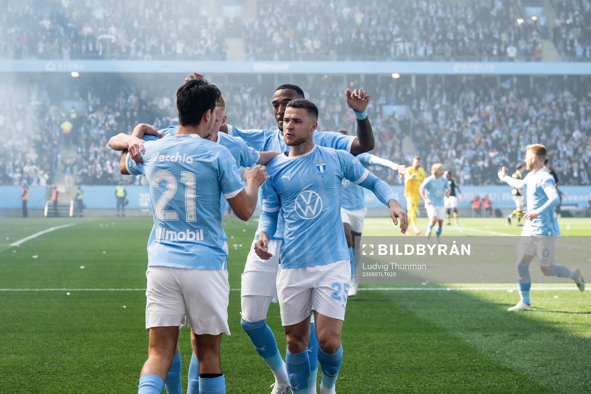 Malmö FFs Stefano Vecchia jublar med lagkamrater