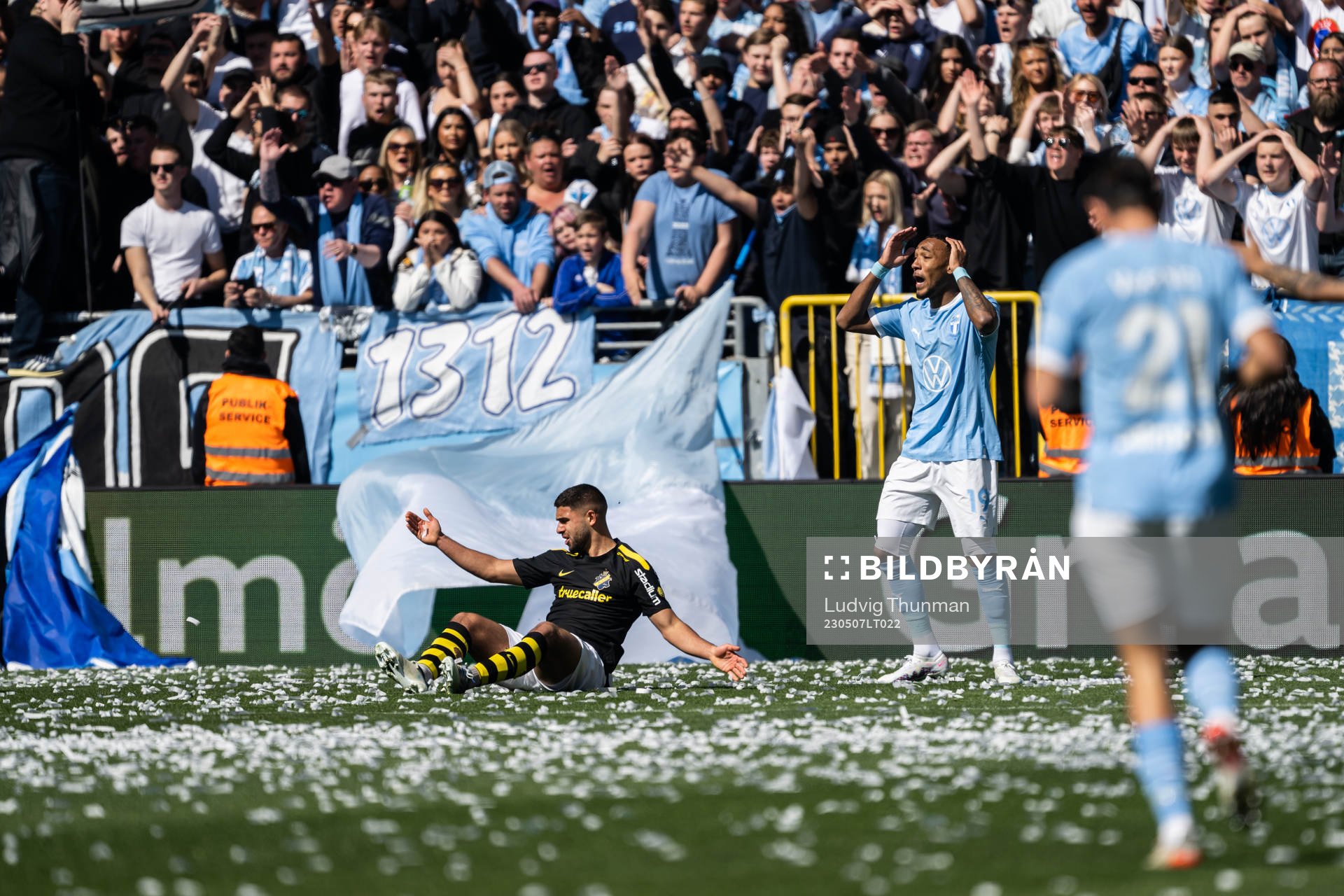 Malmö FFs Derek Cornelius reagerar