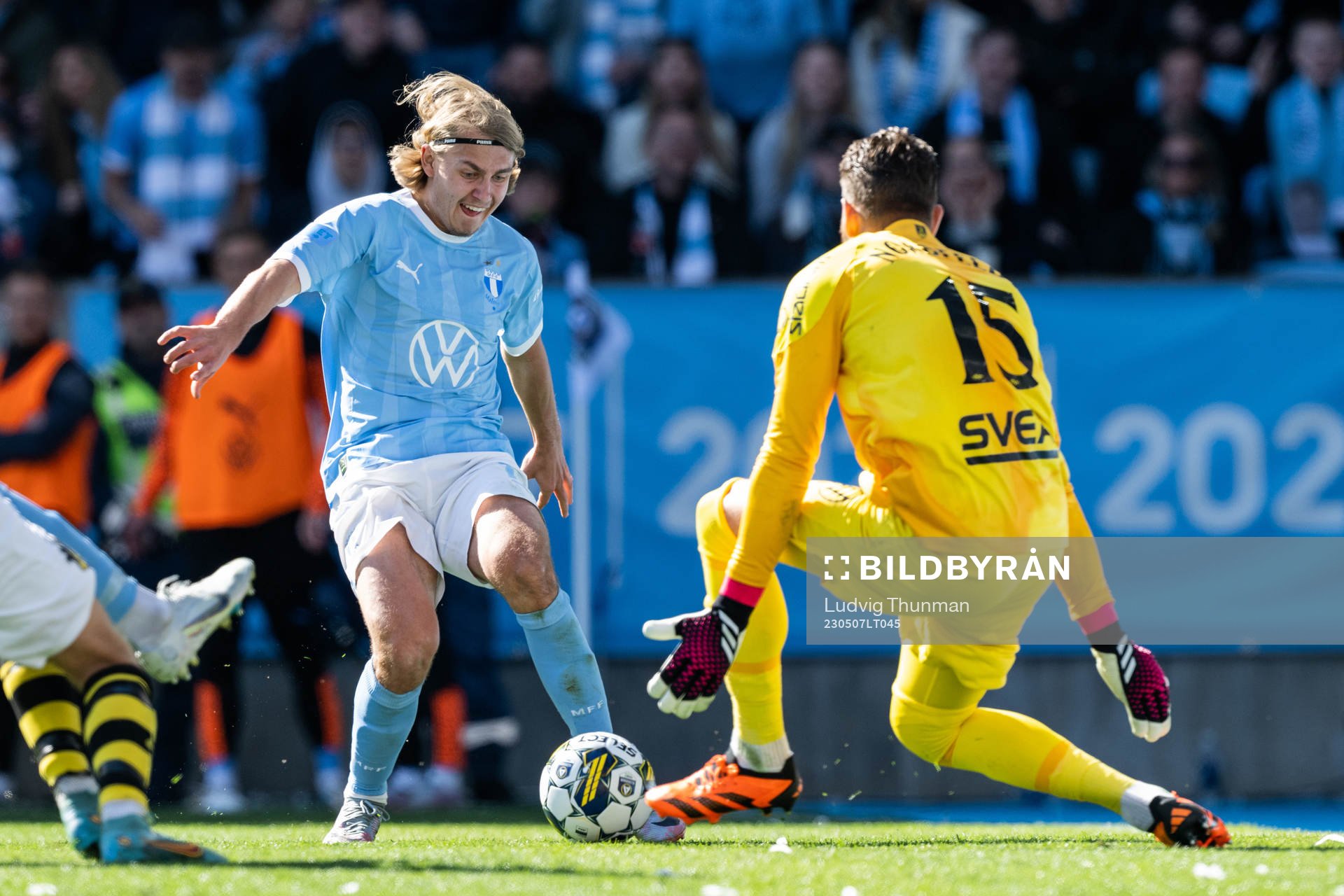 Malmö FFs Sebastian Nanasi och AIKs målvakt Kristoffer