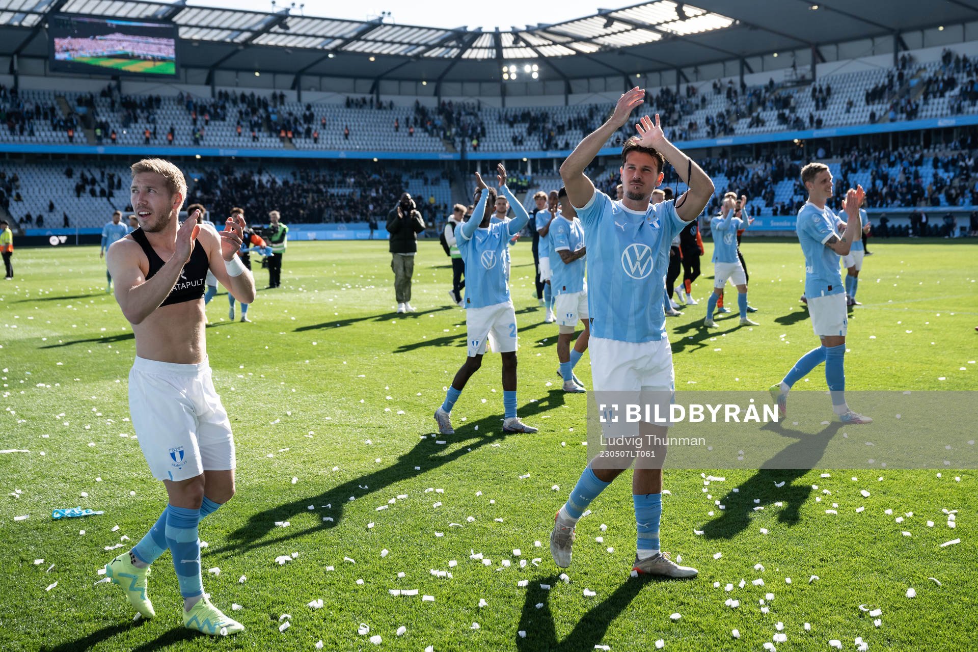 Malmö FFs Anton Tinnerholm och Stefano Vecchia jublar
