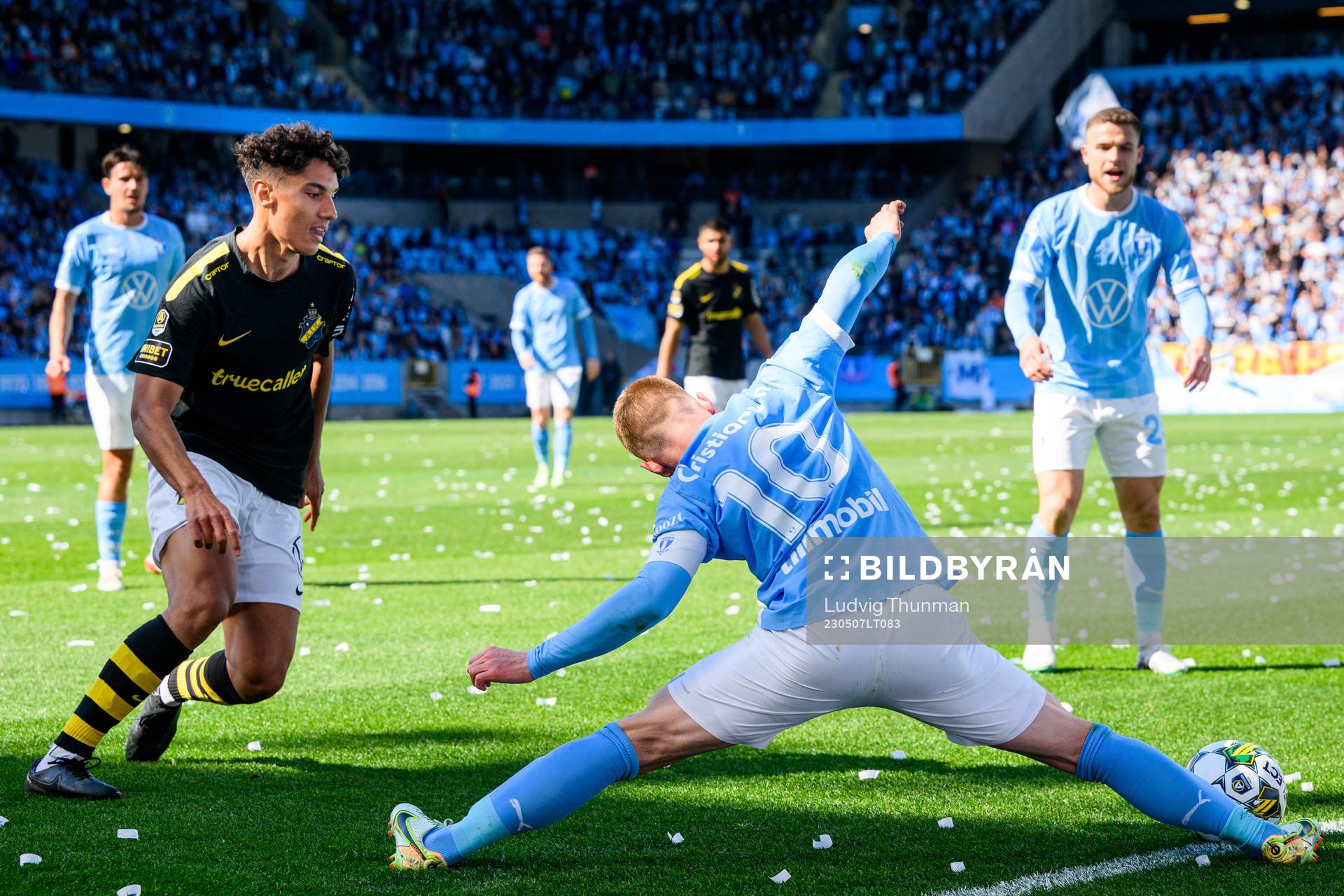 Malmö FFs Anders Christiansen sträcker sig
