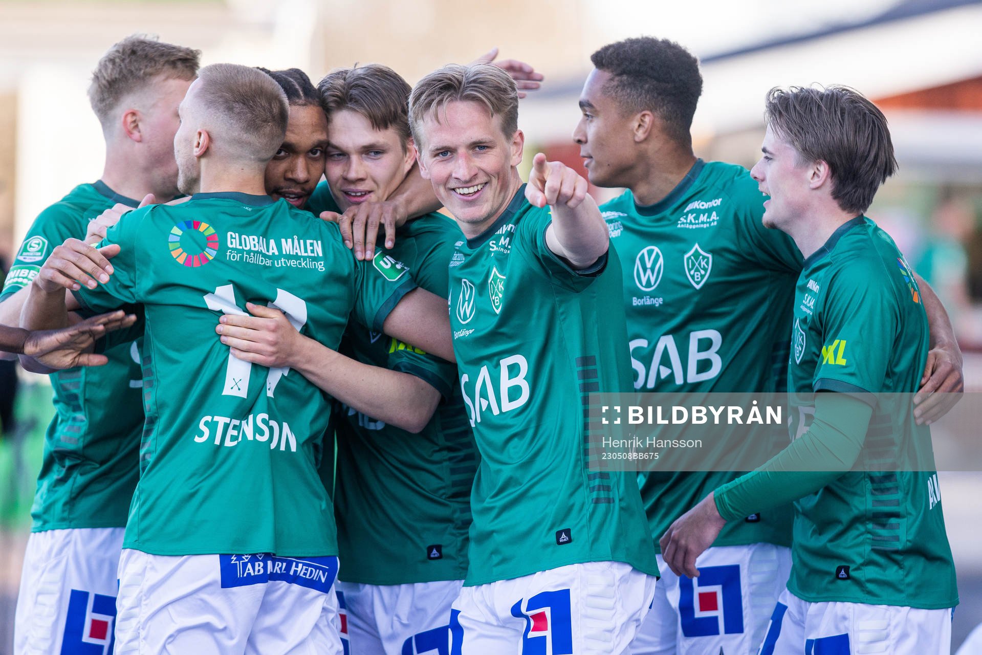 Brages spelare jublar