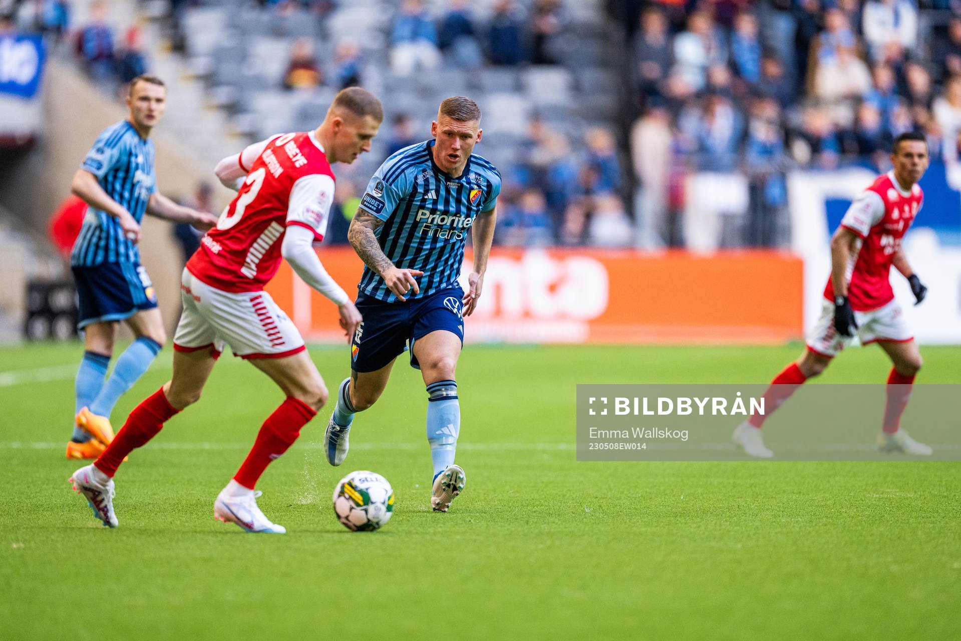 Kalmars David Kristjan Olafsson och Djurgårdens Victor