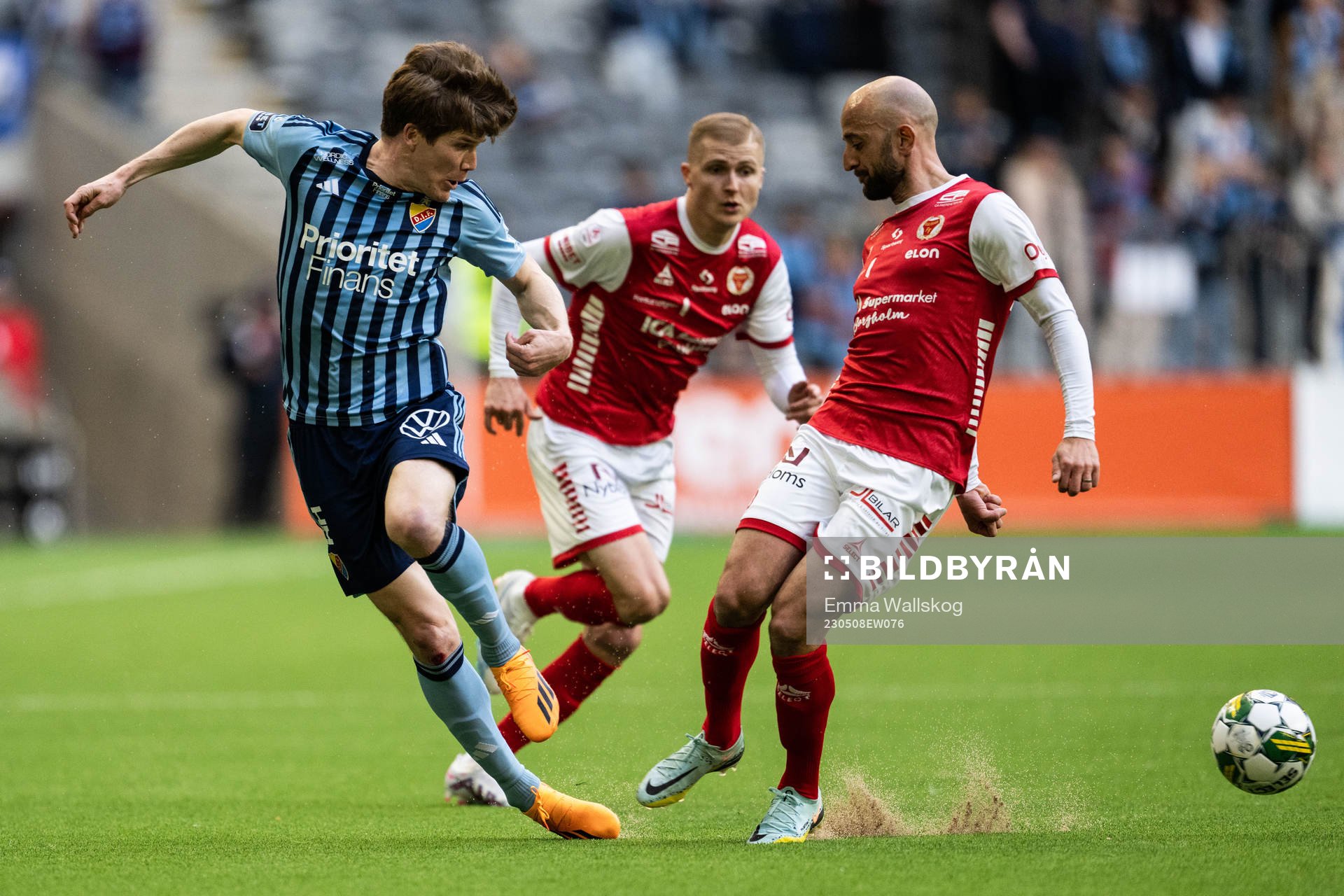Djurgårdens Oliver Berg mot Kalmars Robert Gojani