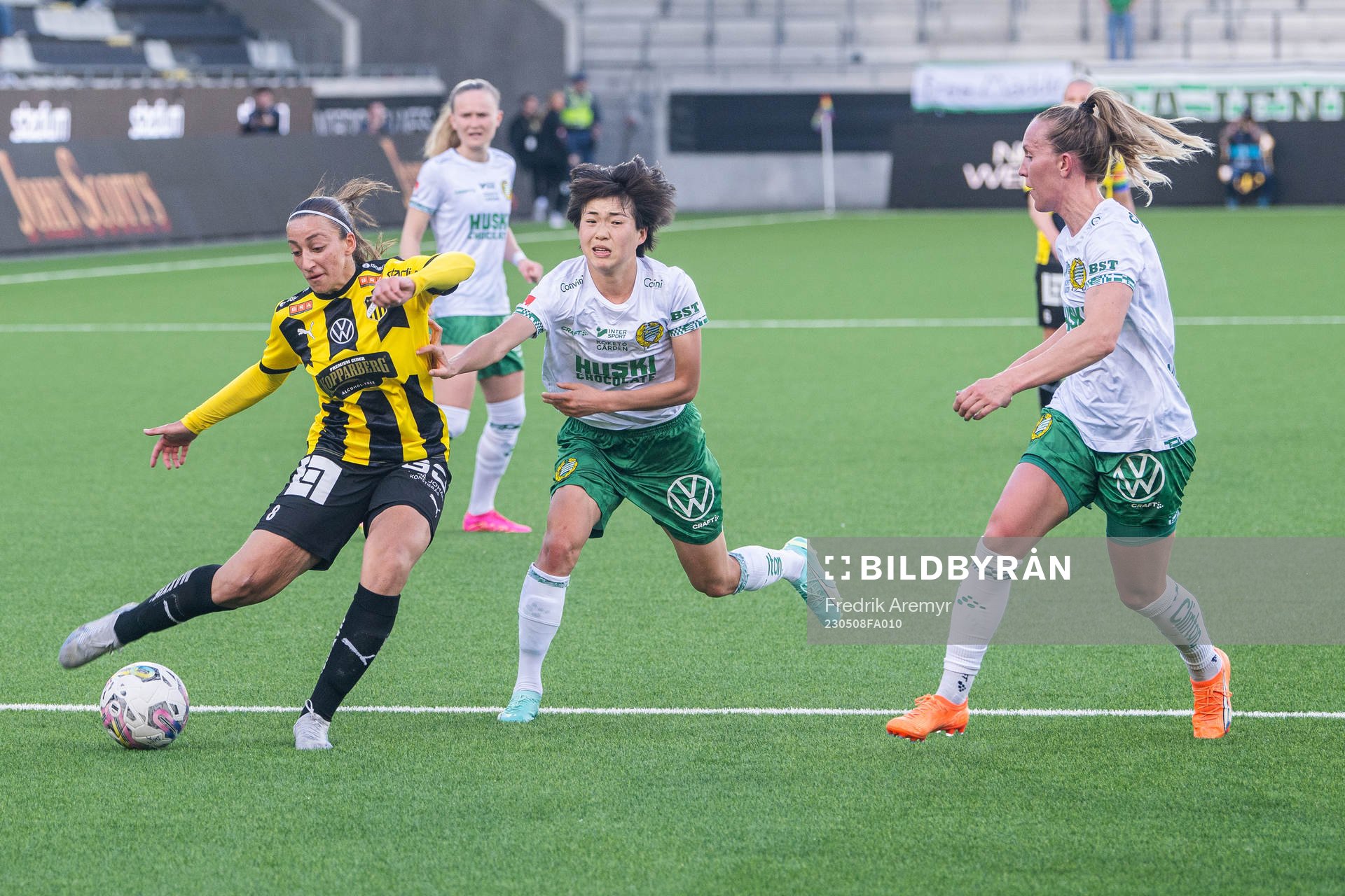 Häckens Rusul Rosa Kafaji och Hammarbys Maika Hamano