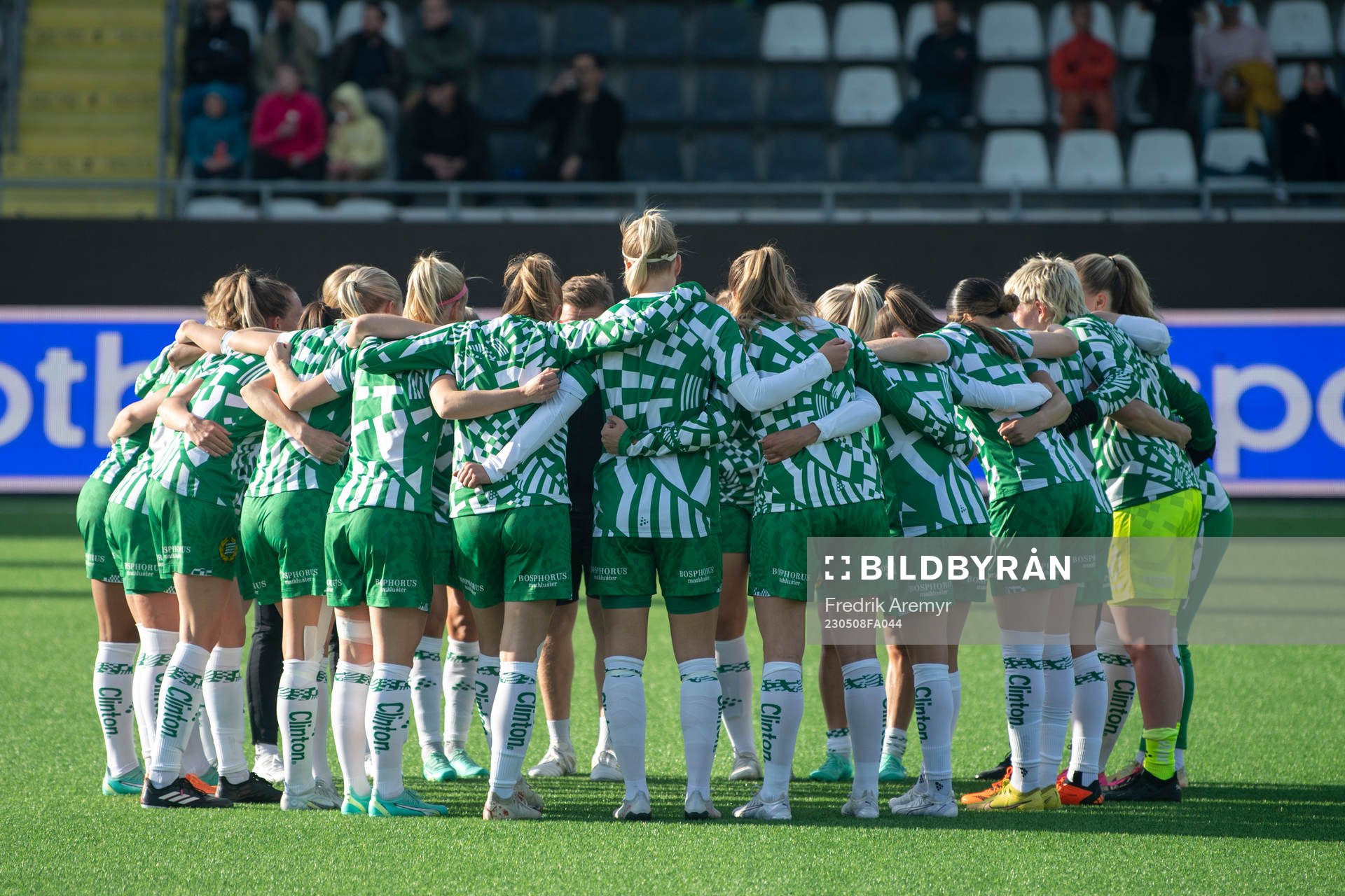 Hammarbys spelare samlas