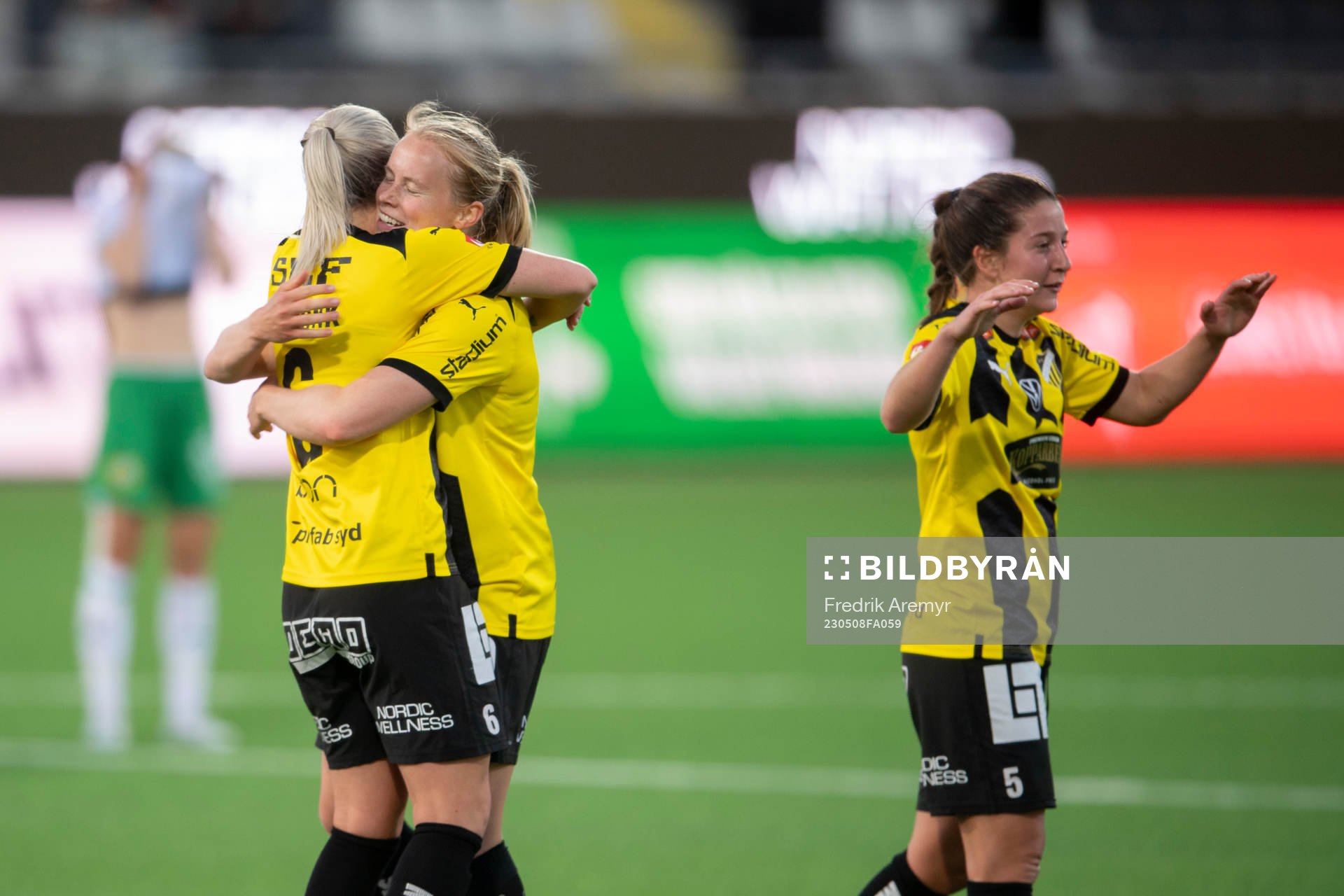 Häckens Josefine Rydbrink, Julie Blakstad och Ruby Grant
