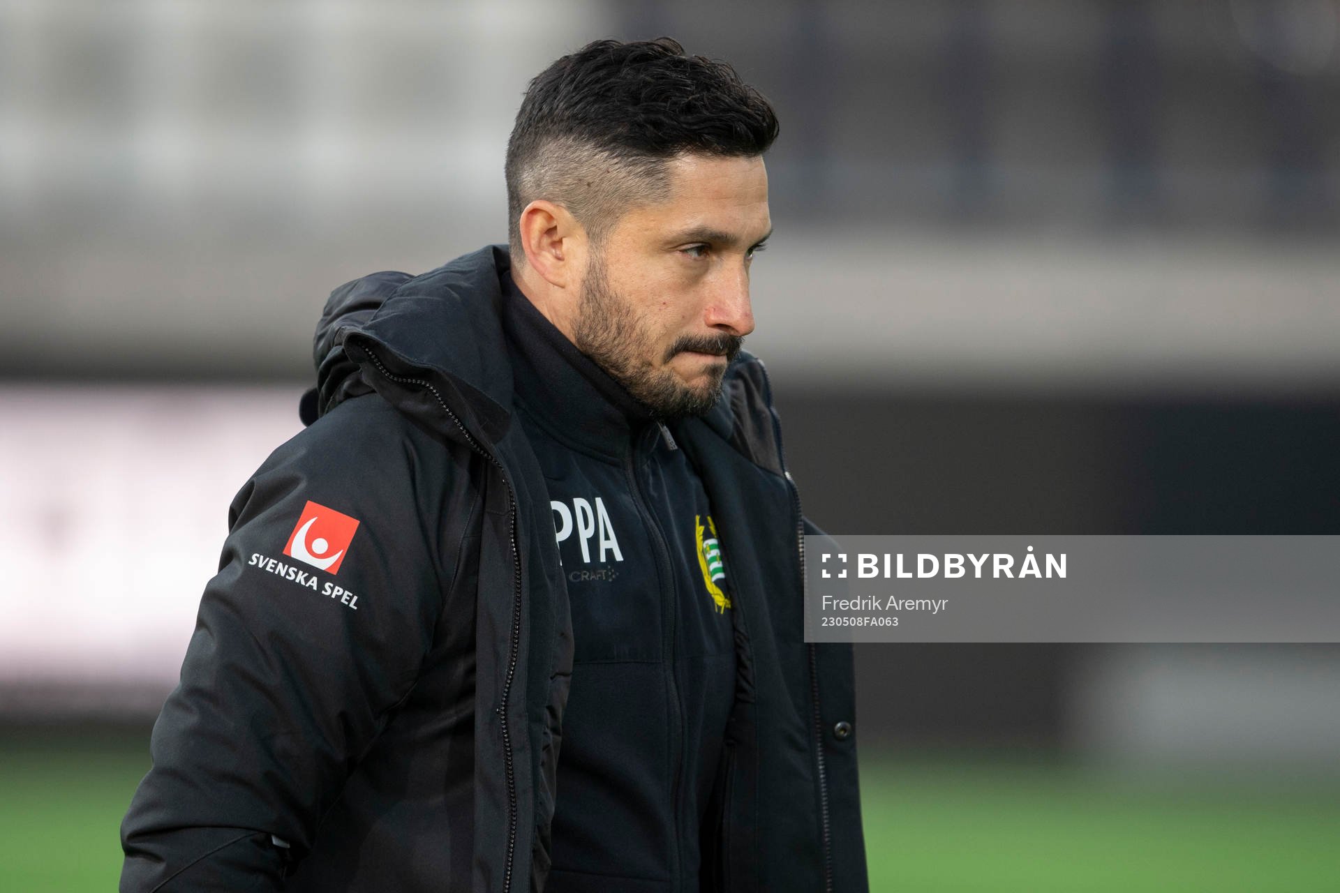 Hammarbys tränare Pablo Pinones-Arce deppar