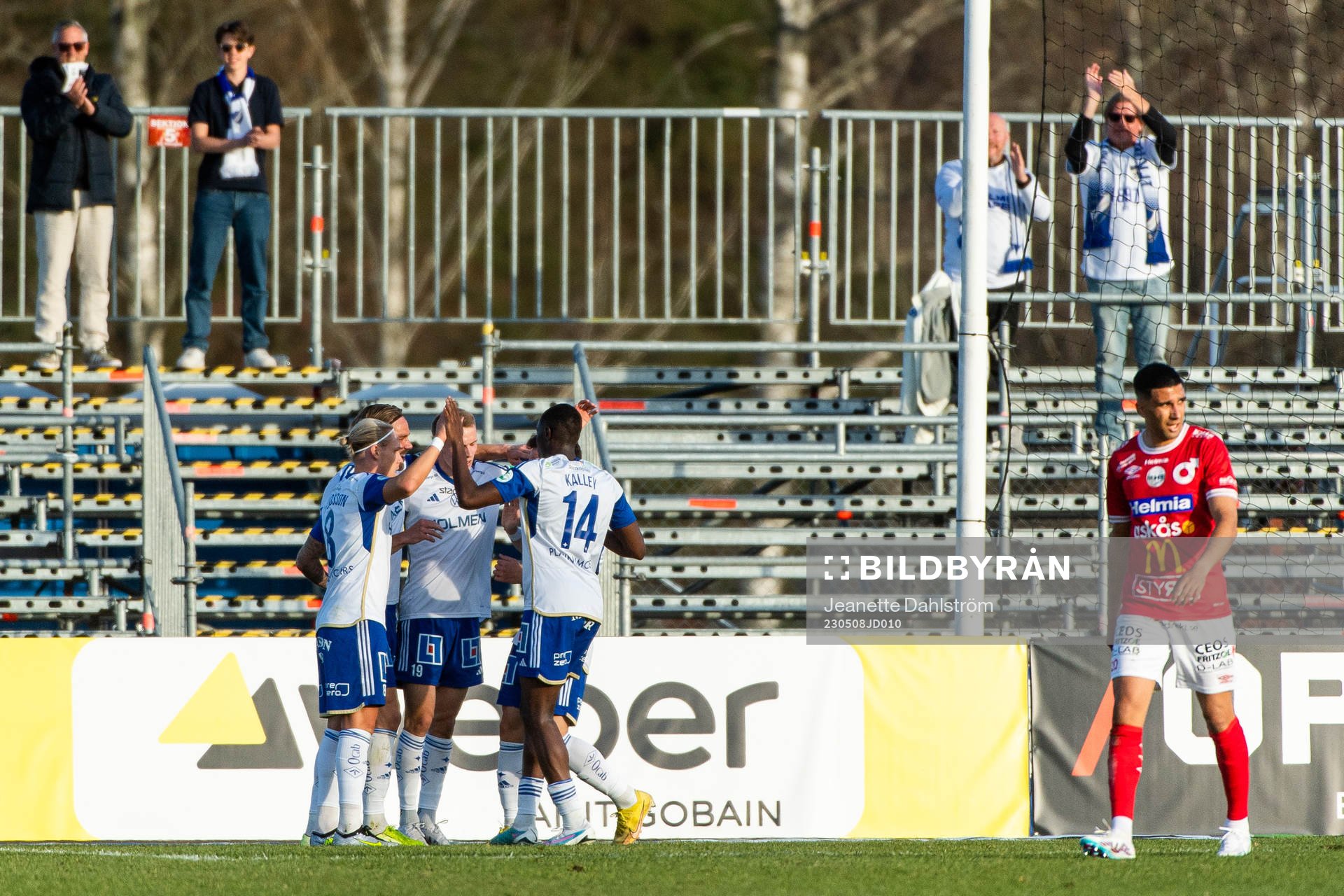 IFK Norrköpings Christoffer Nyman jublar med lagkamrater