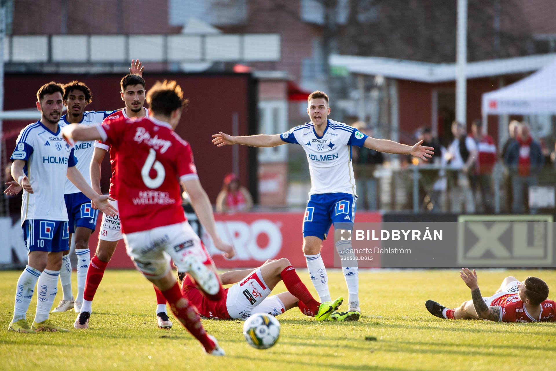 IFK Norrköpings Vito Hammershöy-Mistrati , Jesper Ceesay