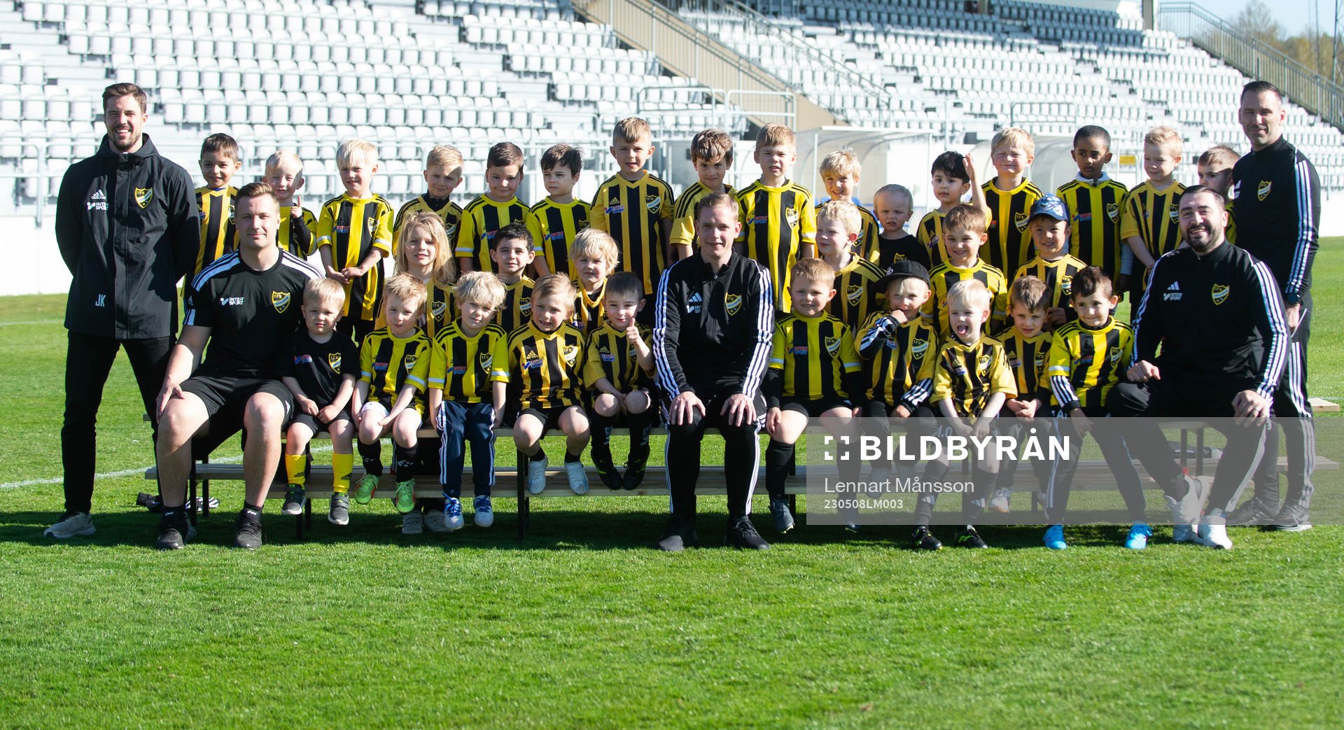 Lagbilder IFK Hässleholms ungdomslag i Hässleholm 8 maj