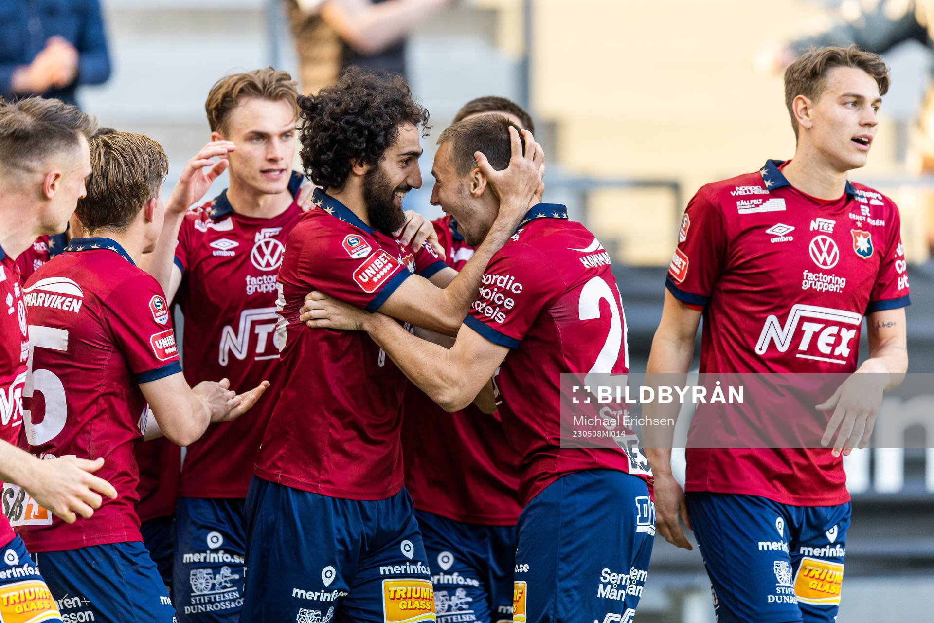 Örgrytes William Svensson jublar med lagkamrater
