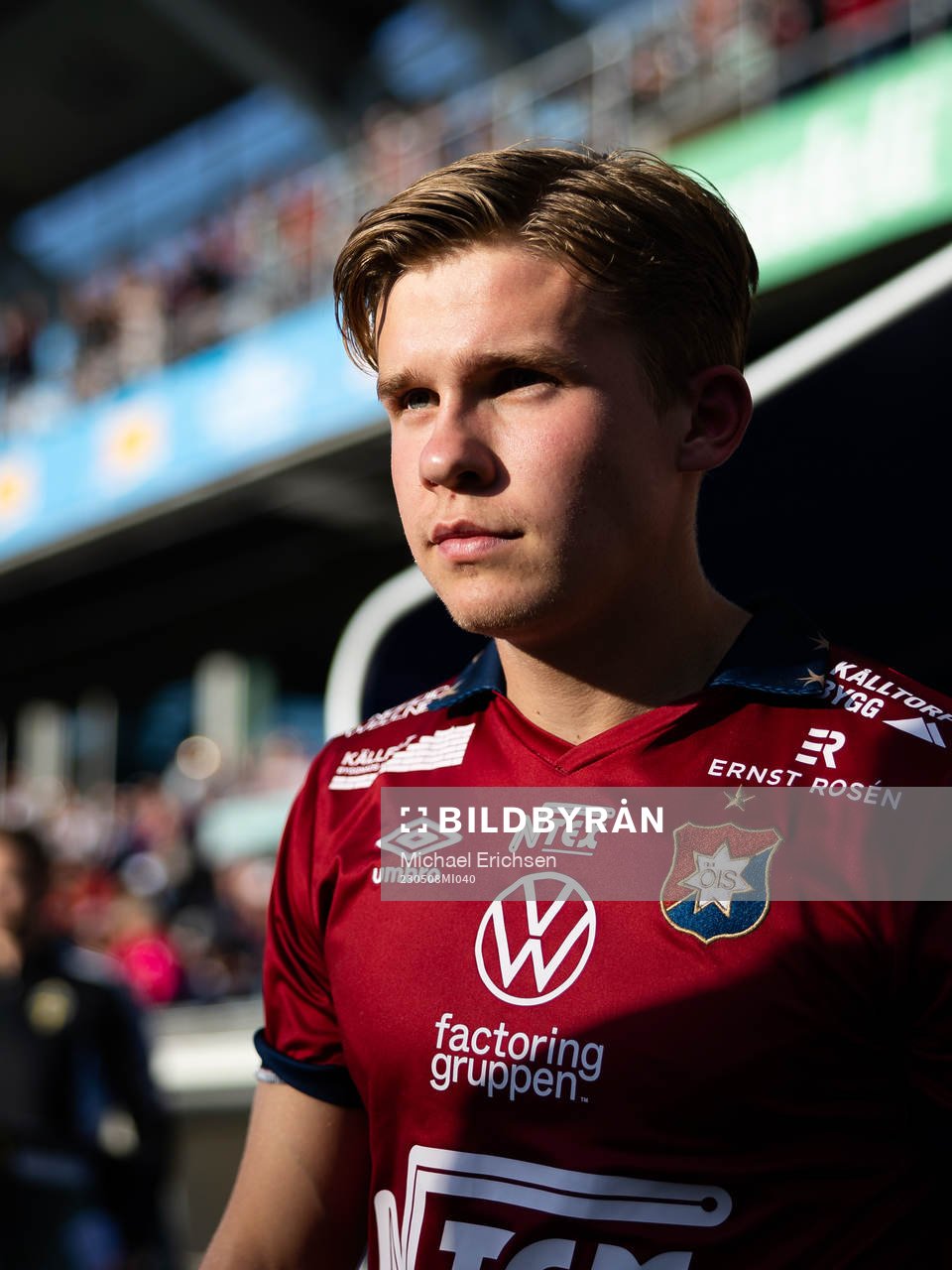 Örgrytes Isak Dahlqvist på väg ut till line up innan