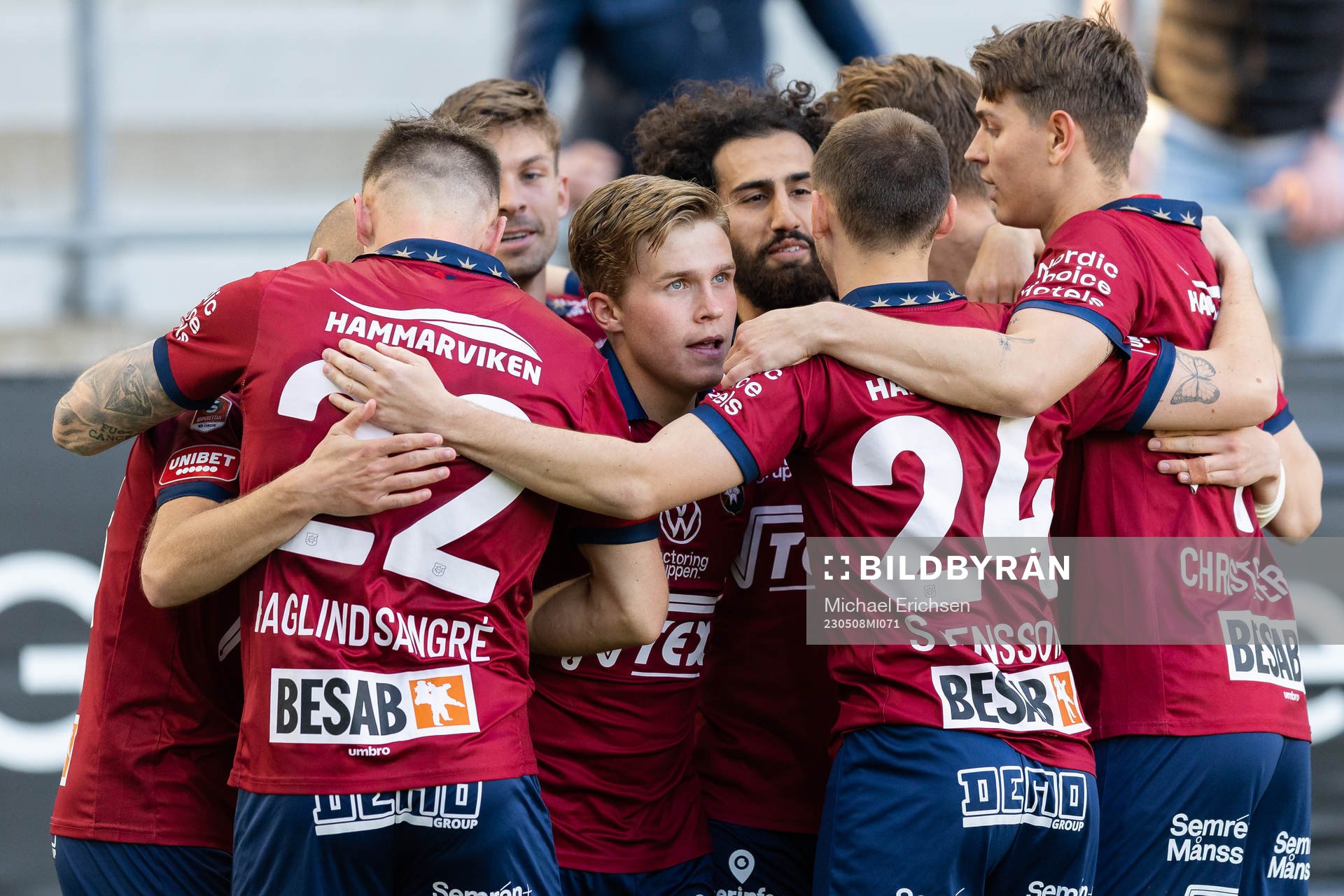 Örgrytes William Svensson jublar med lagkamrater