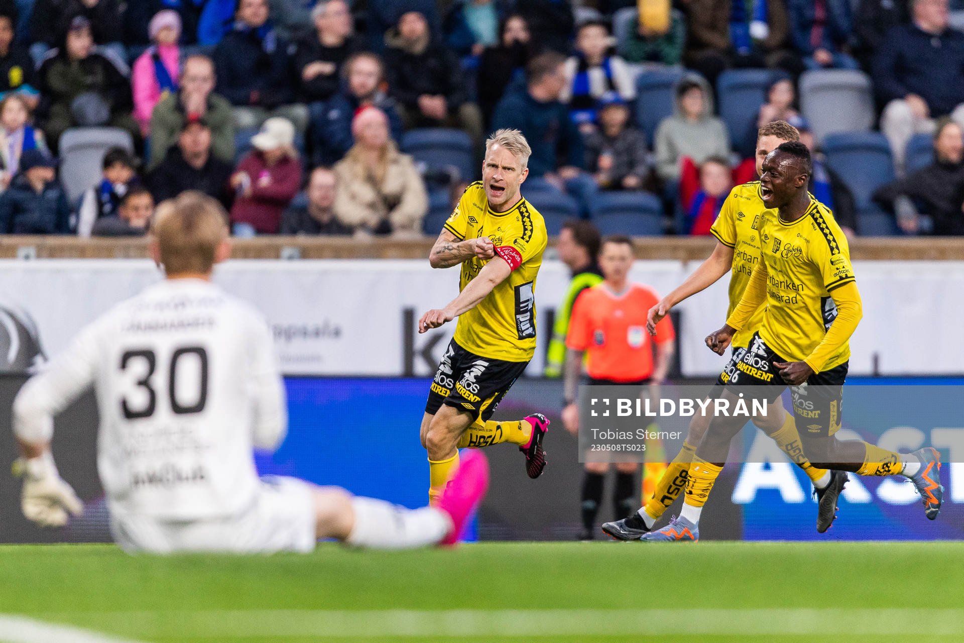 Elfsborgs Johan Larsson jublar