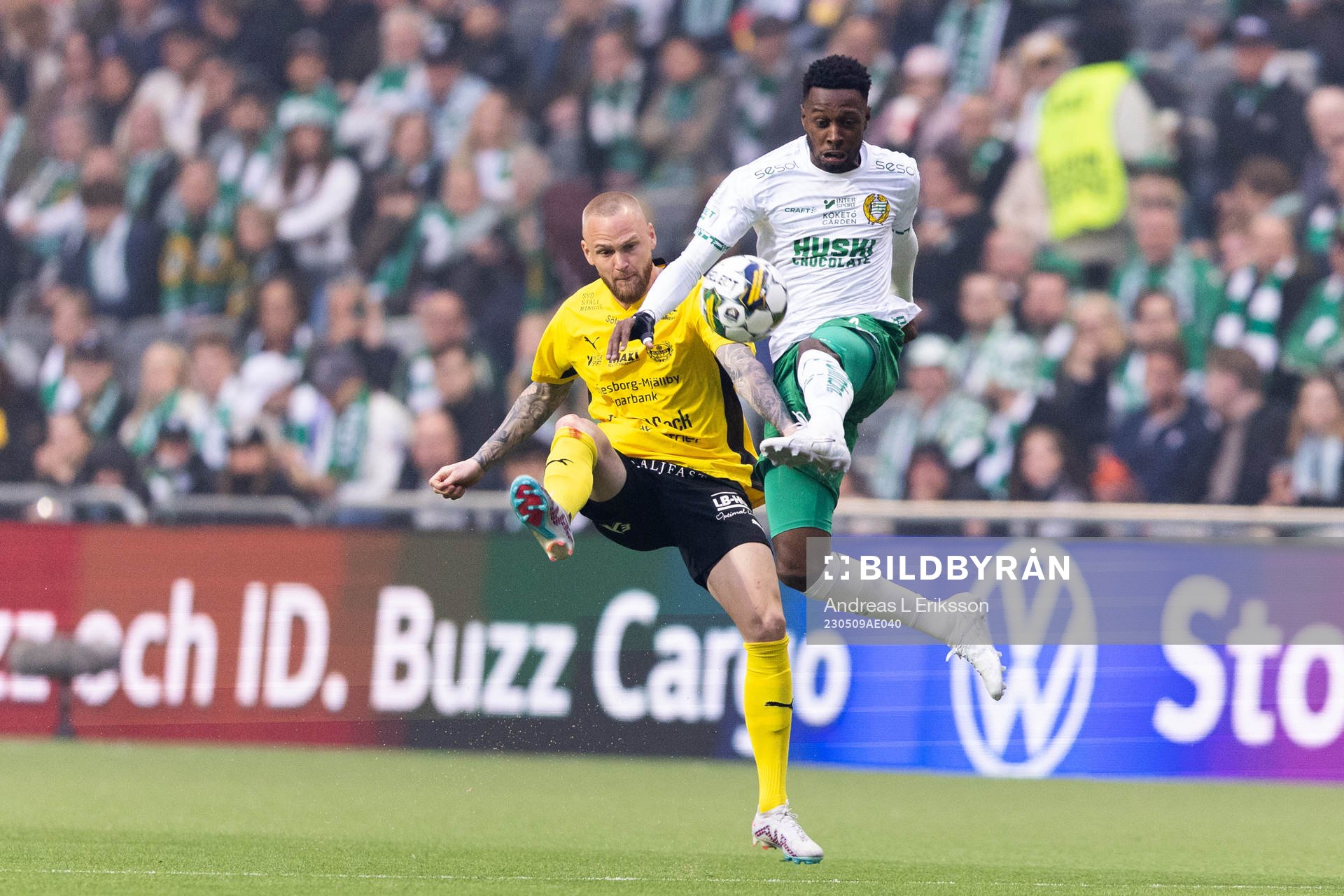 Mjällbys Adam Ståhl och Hammarbys Shaquille Pinas