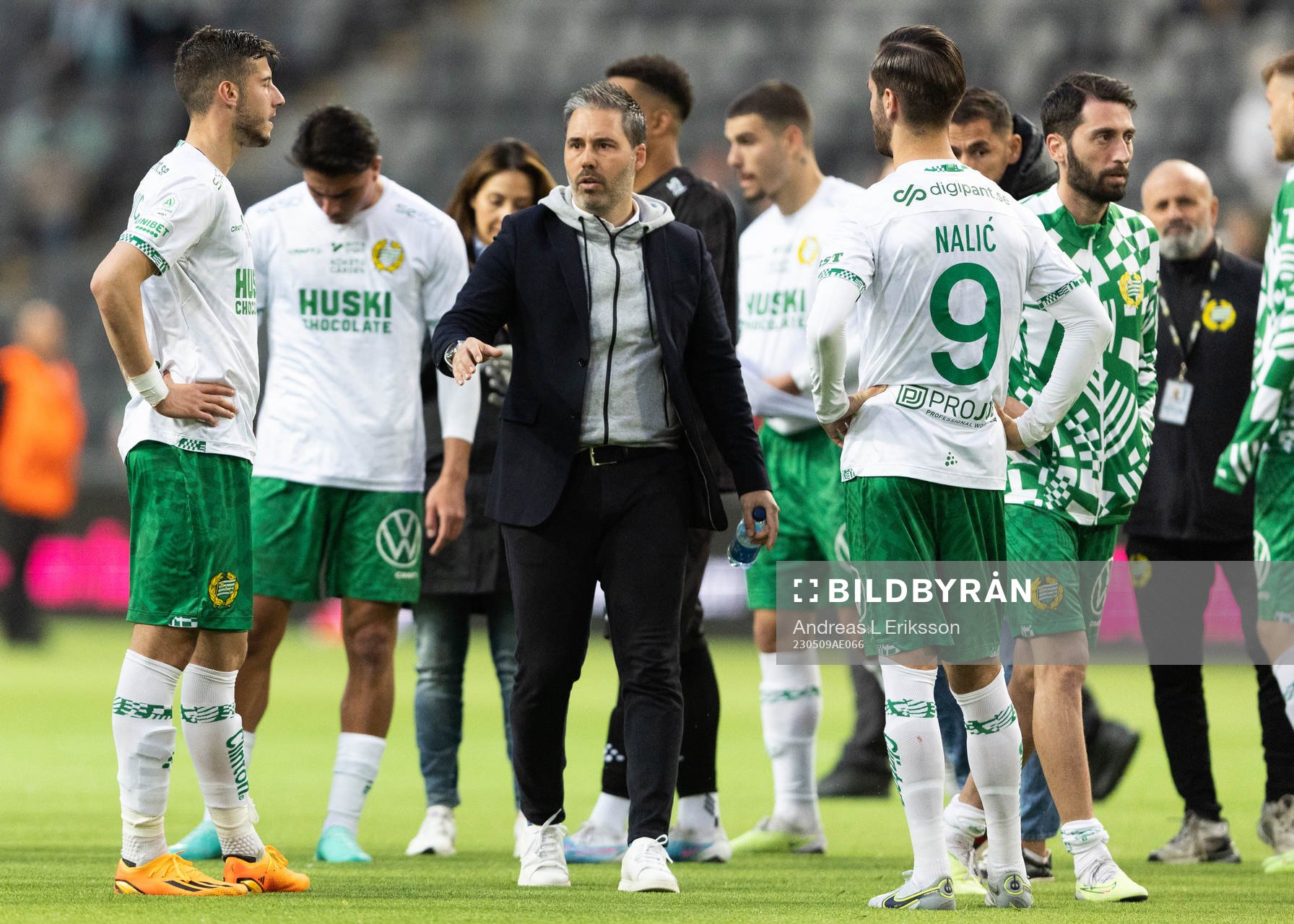 Hammarbys spelare och tränare Marti Cifuentes deppar