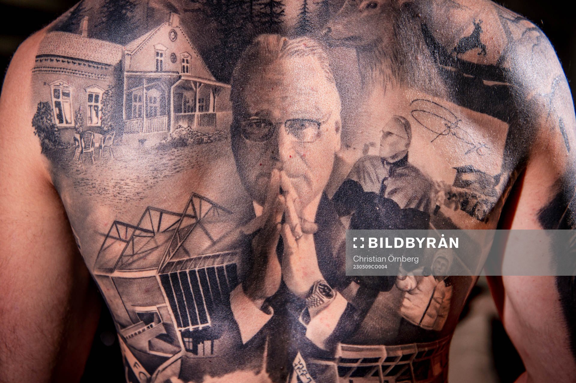 Bengt Madsens barnbarn Tristan vann en tatueringstävling nyligen. Han har låtit tatuera hela ryggen med bland annat ett portätt av hans farfar Bengt, tidigare MFF-ordförande, och massa annat som är kopplat till deras relation och Malmö FF. Tristan Madsen poserar för ett porträtt under en fotografering den 9 maj 2023 i Anderslöv.
