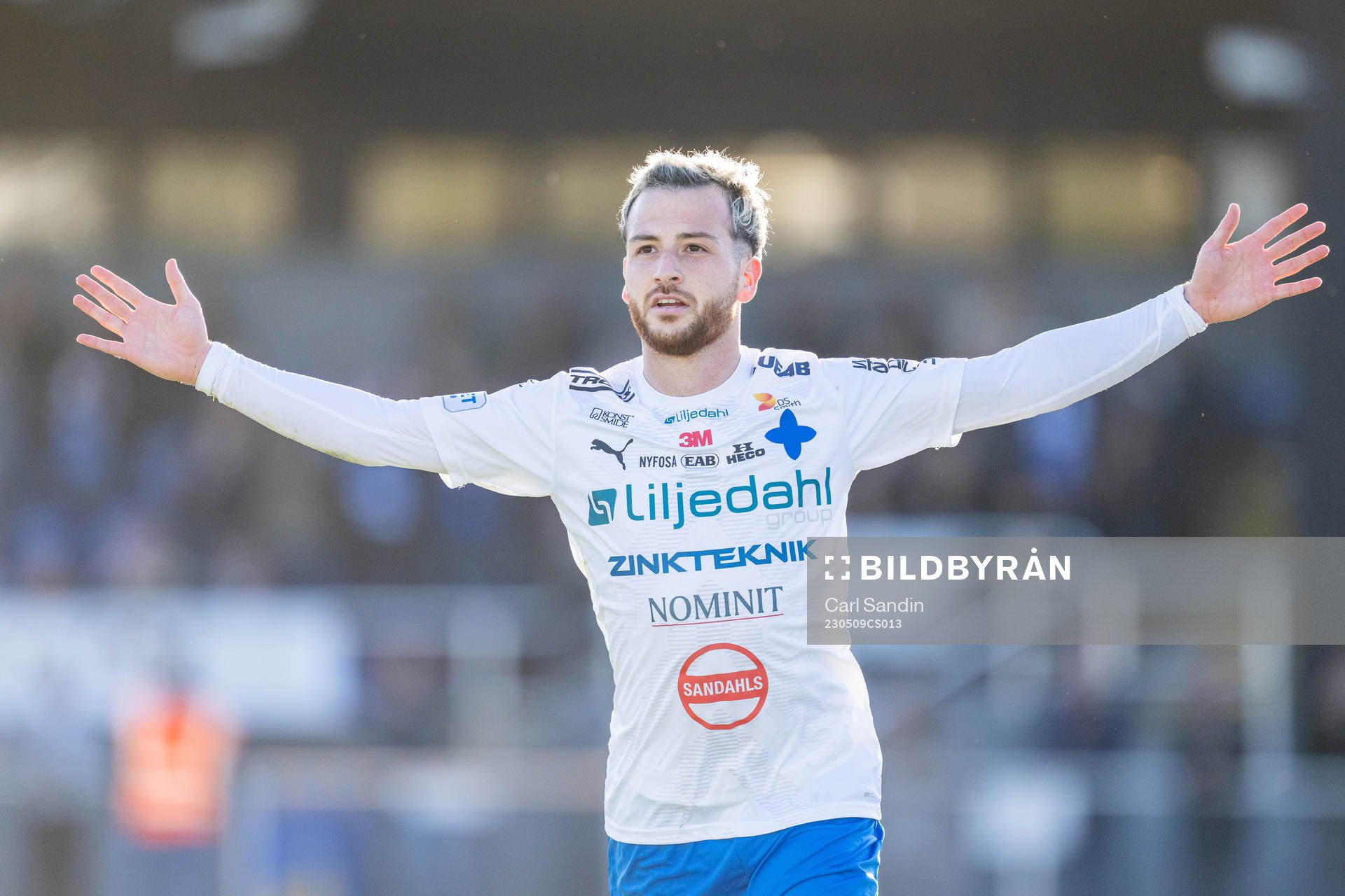 Värnamos Marco Bustos jublar