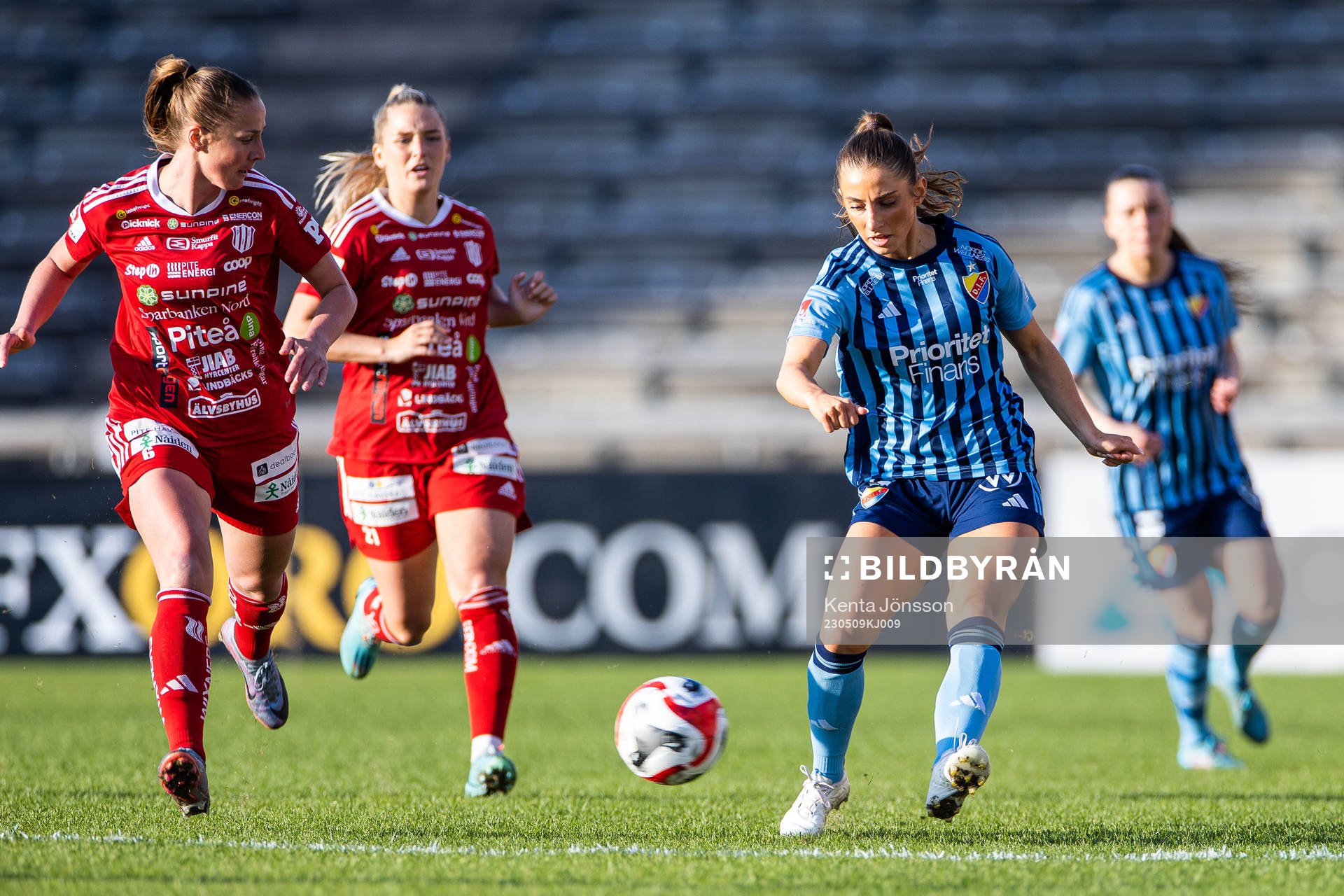 Piteås Olivia Holm och Djurgårdens Tilde Lindwall