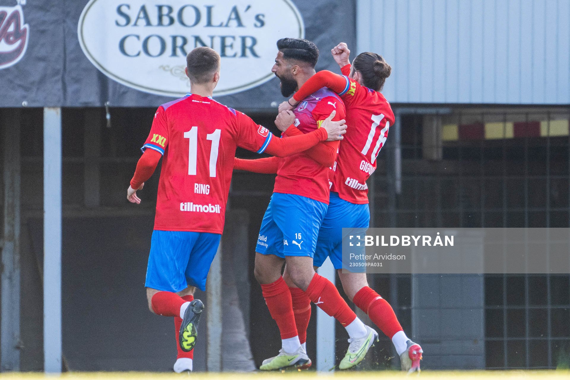 Helsingborgs Amin Al-Hamawi jublar med lagkamrater