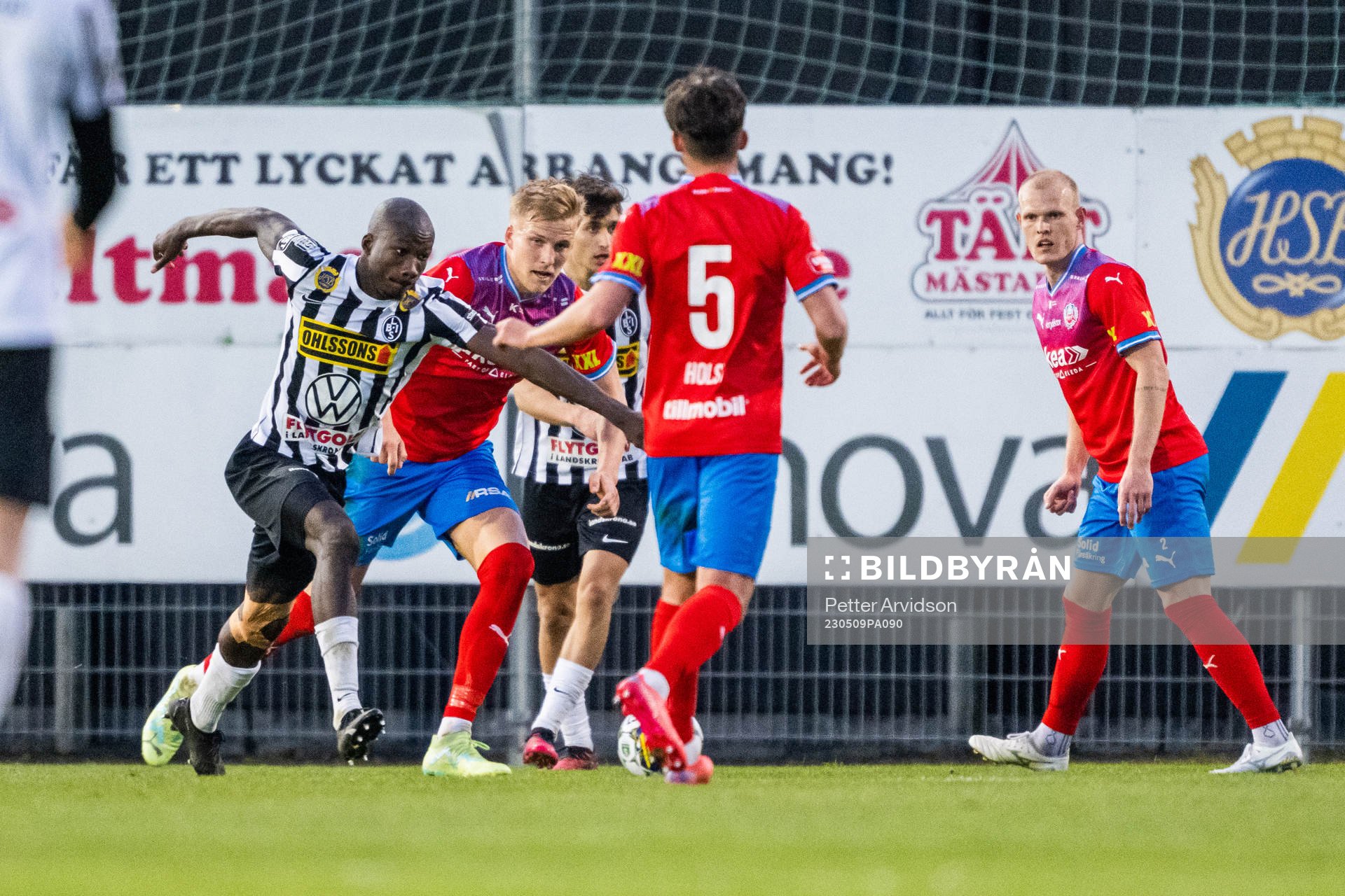 Landskronas Ousmane Diawara och Helsingborgs Casper Widell