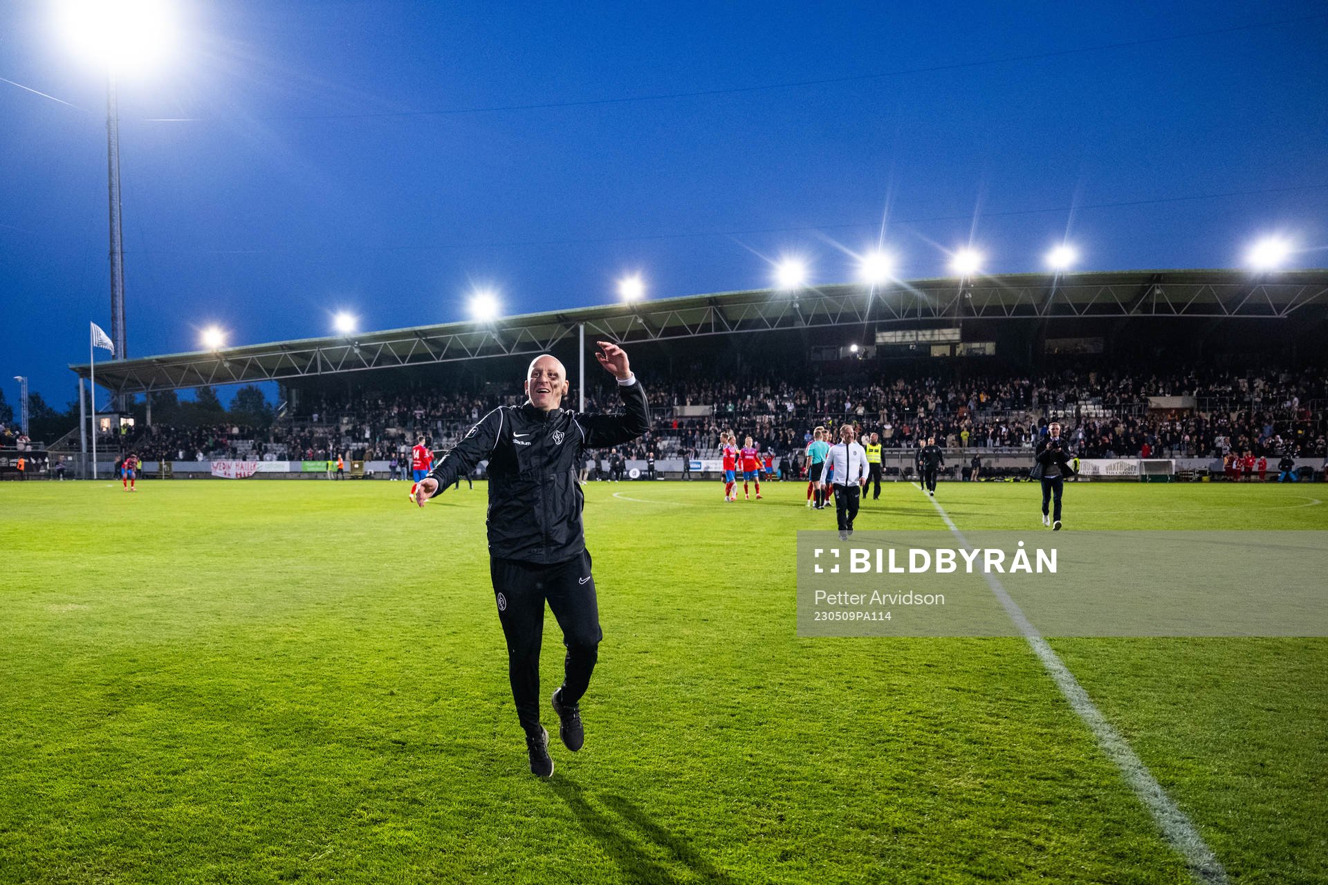 Landskronas tränare Billy Magnusson jublar