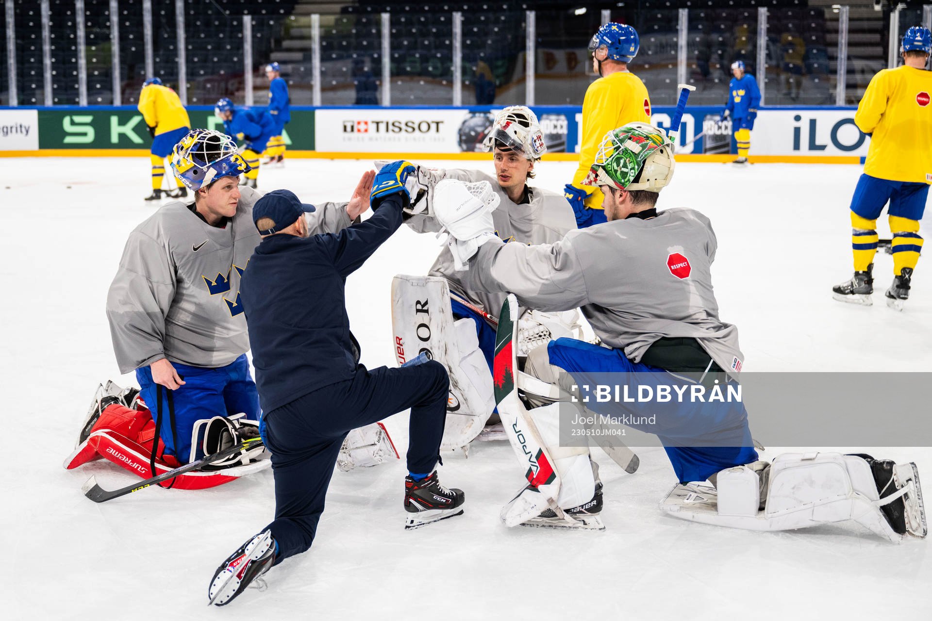 Goaltender Lars Johansson, goaltender coach Stefan Ladhe,
