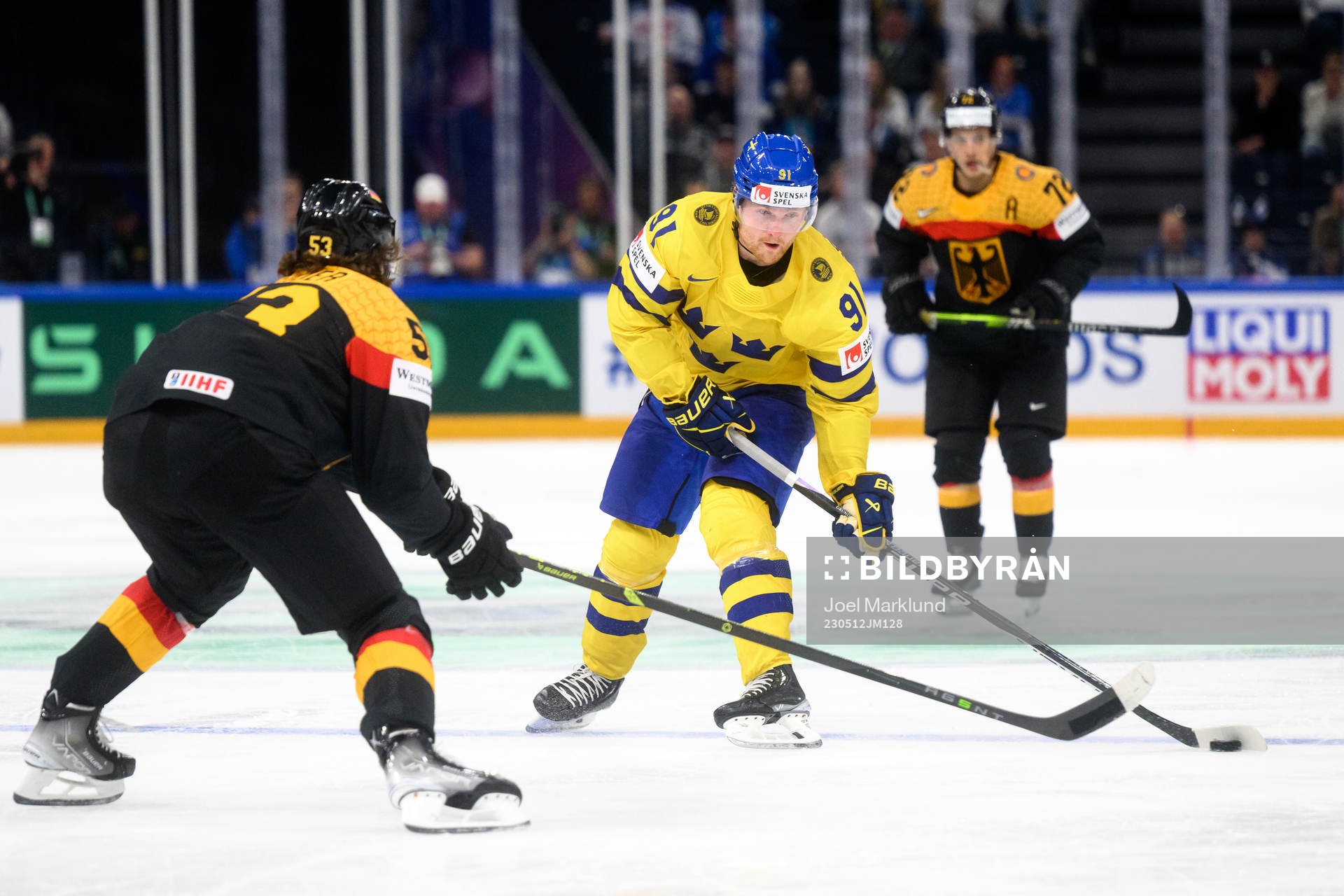 Moritz Seider of Germany and Carl Grundström of Sweden