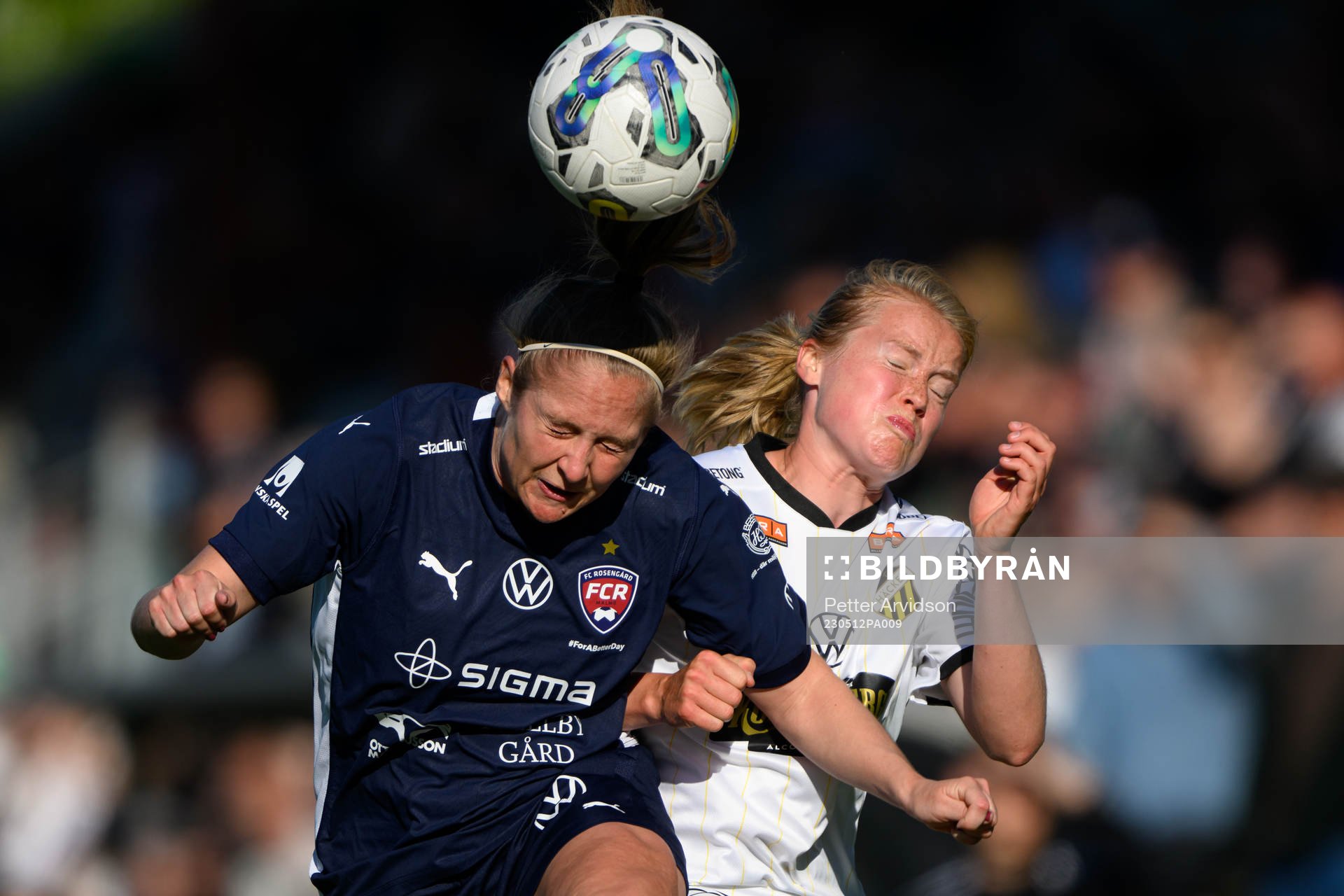 FC Rosengårds Karin Lundin och Häckens Julie Blakstad