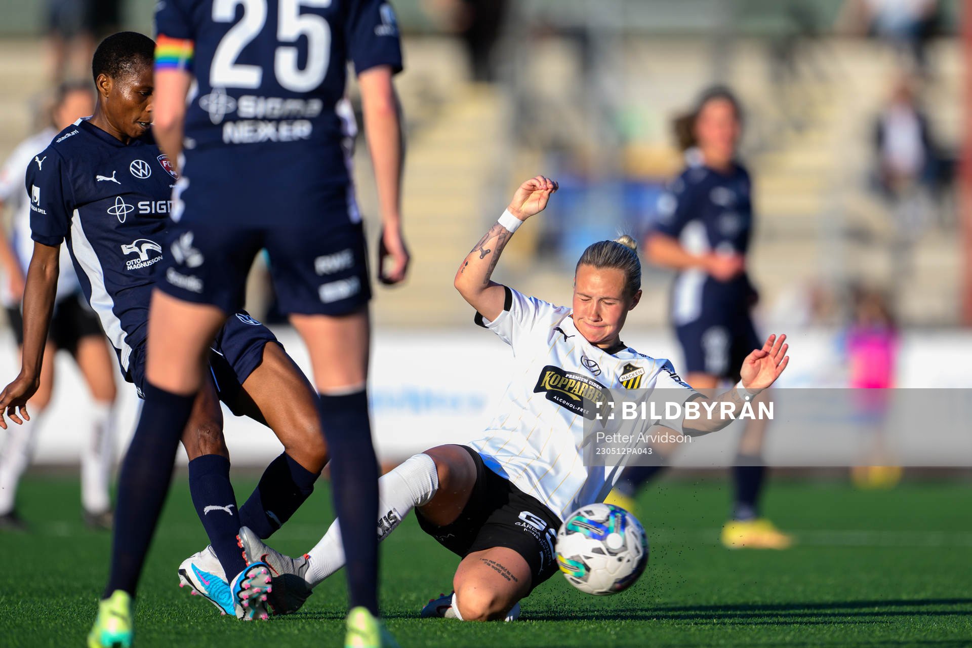 FC Rosengårds Halimatu Ibrahim Ayinde och Häckens Marika