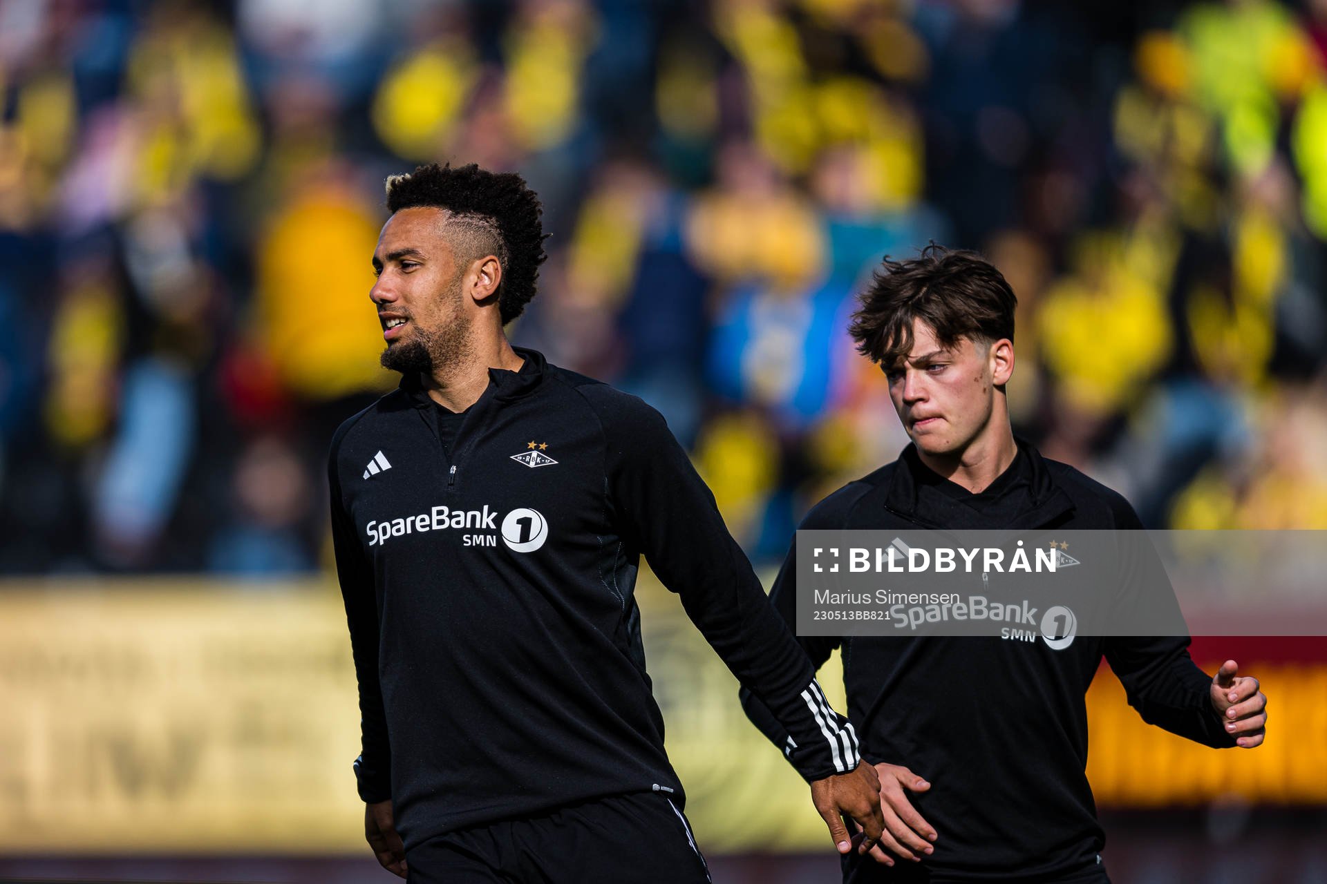 Isak Snær Thorvaldsson of Rosenborg warms up