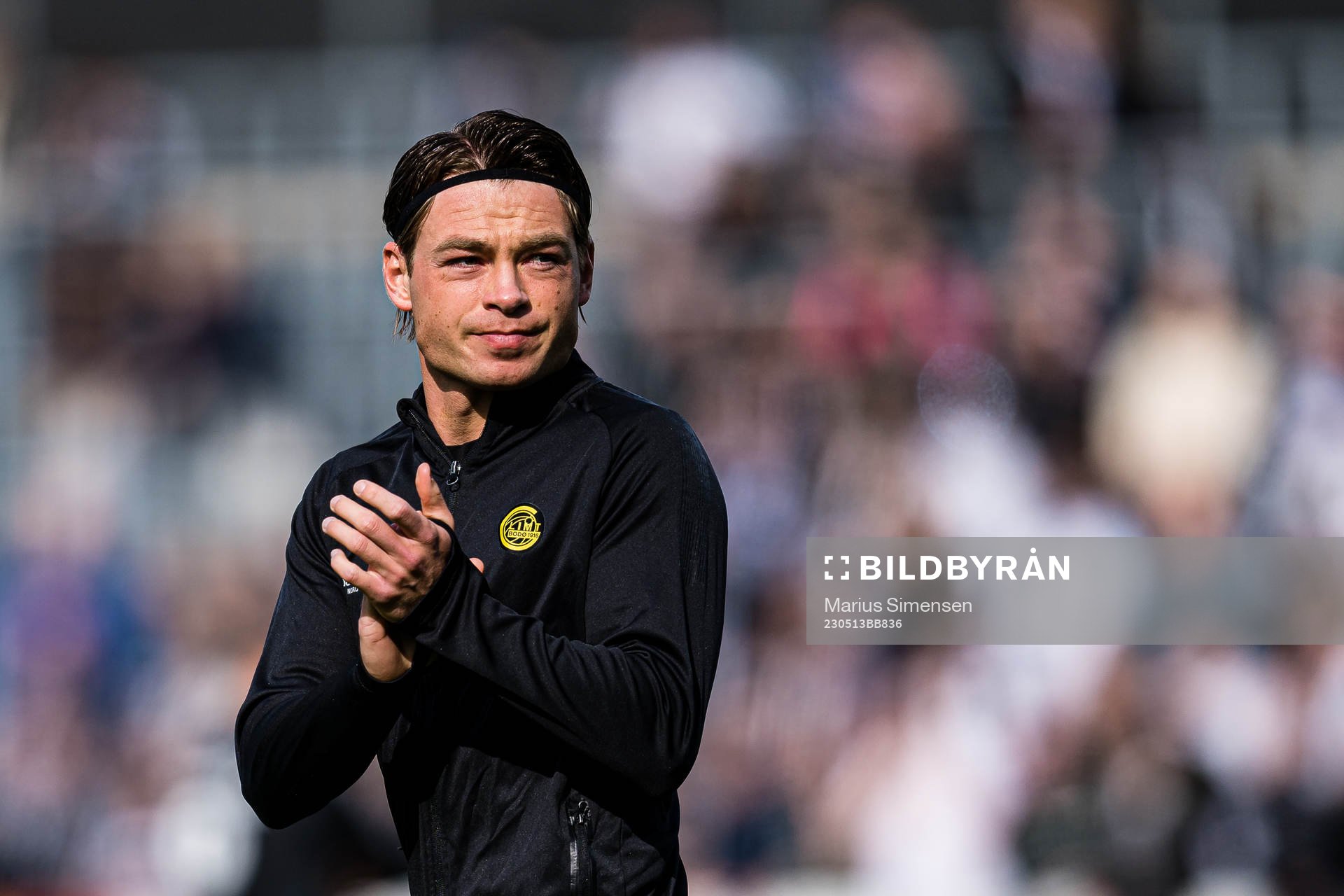 Patrick Berg of Bodø/Glimt warms up
