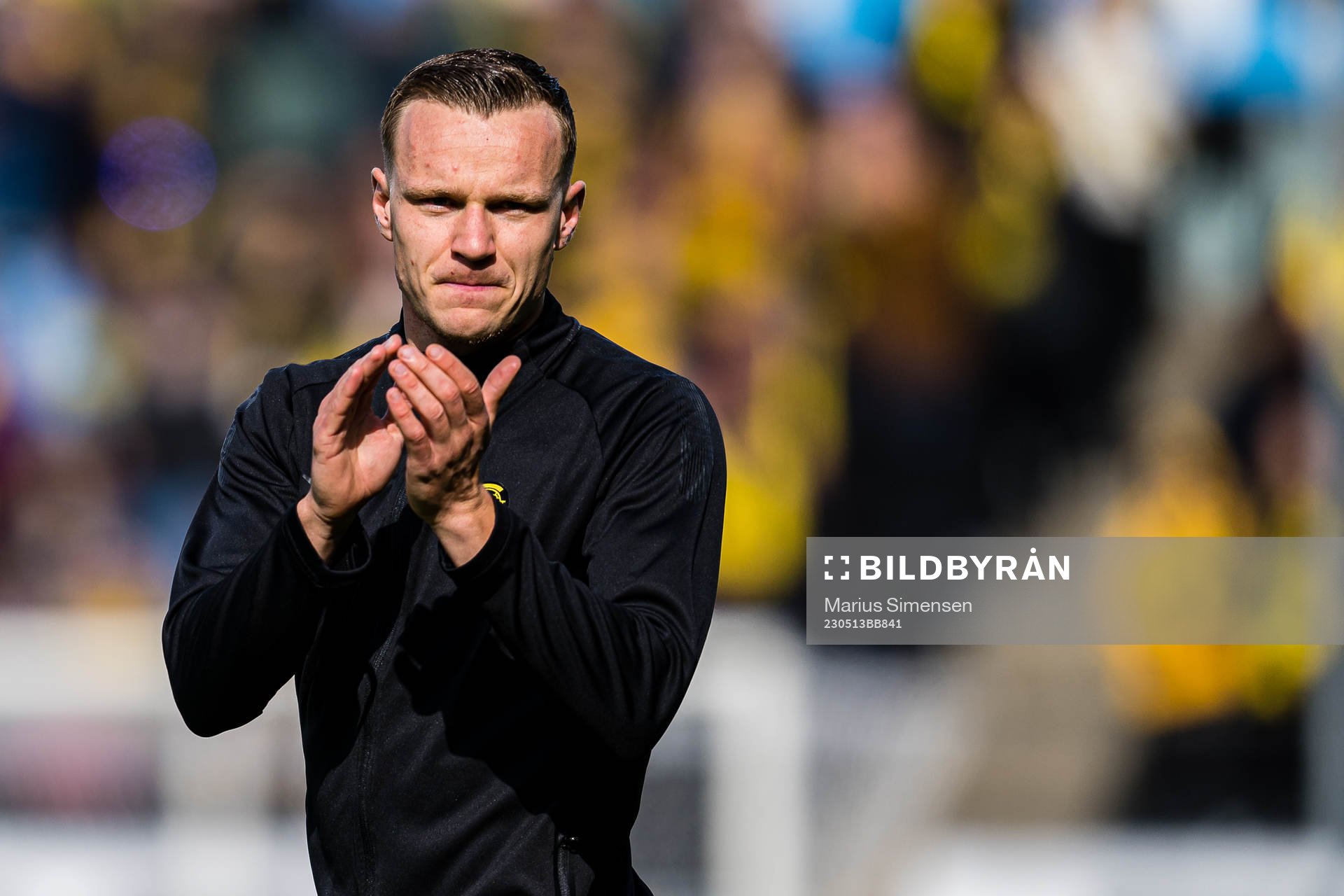 Marius Lode of Bodø/Glimt warms up