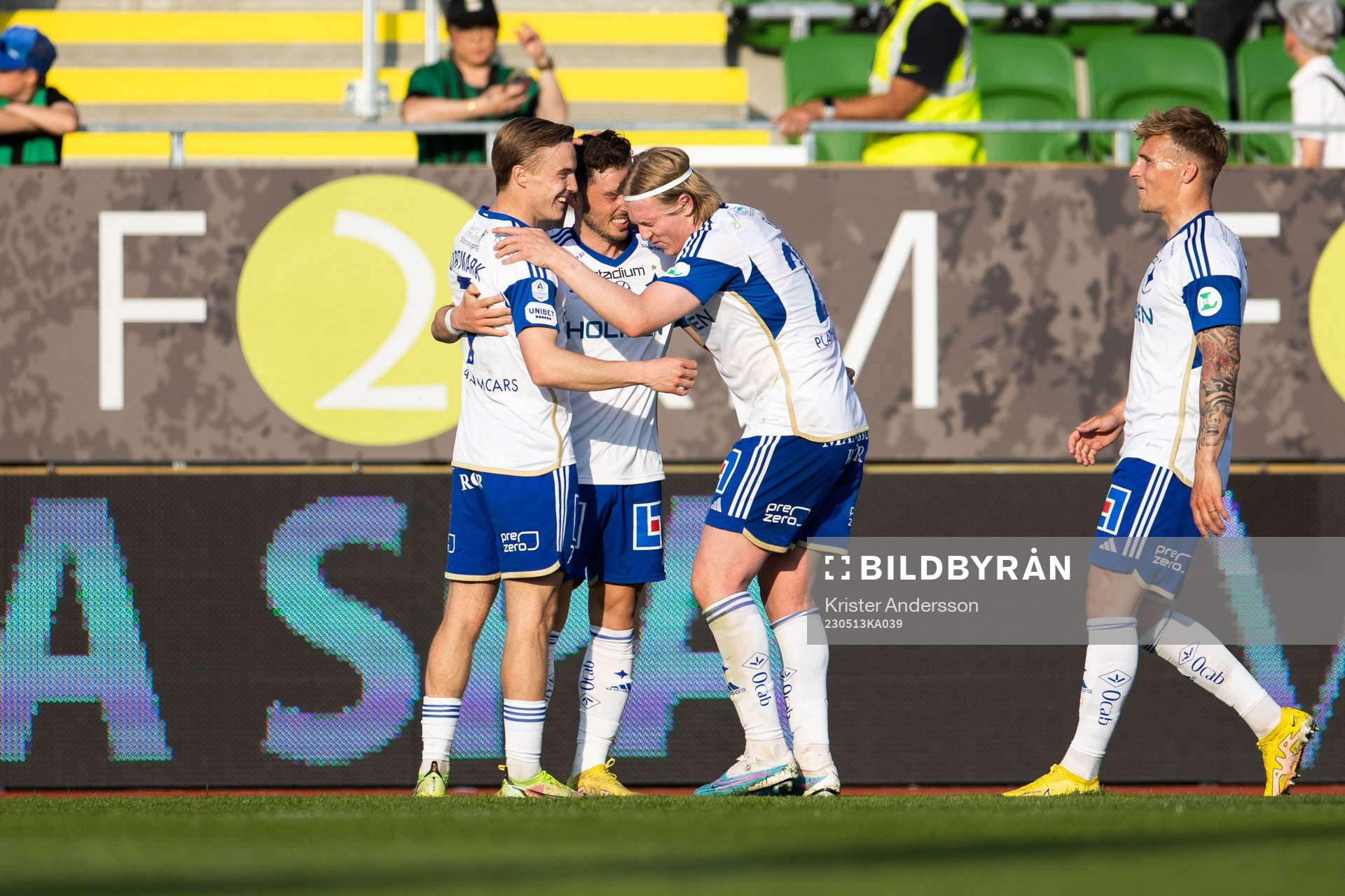 IFK Norrköpings Vito Hammershöy-Mistrati jublar med